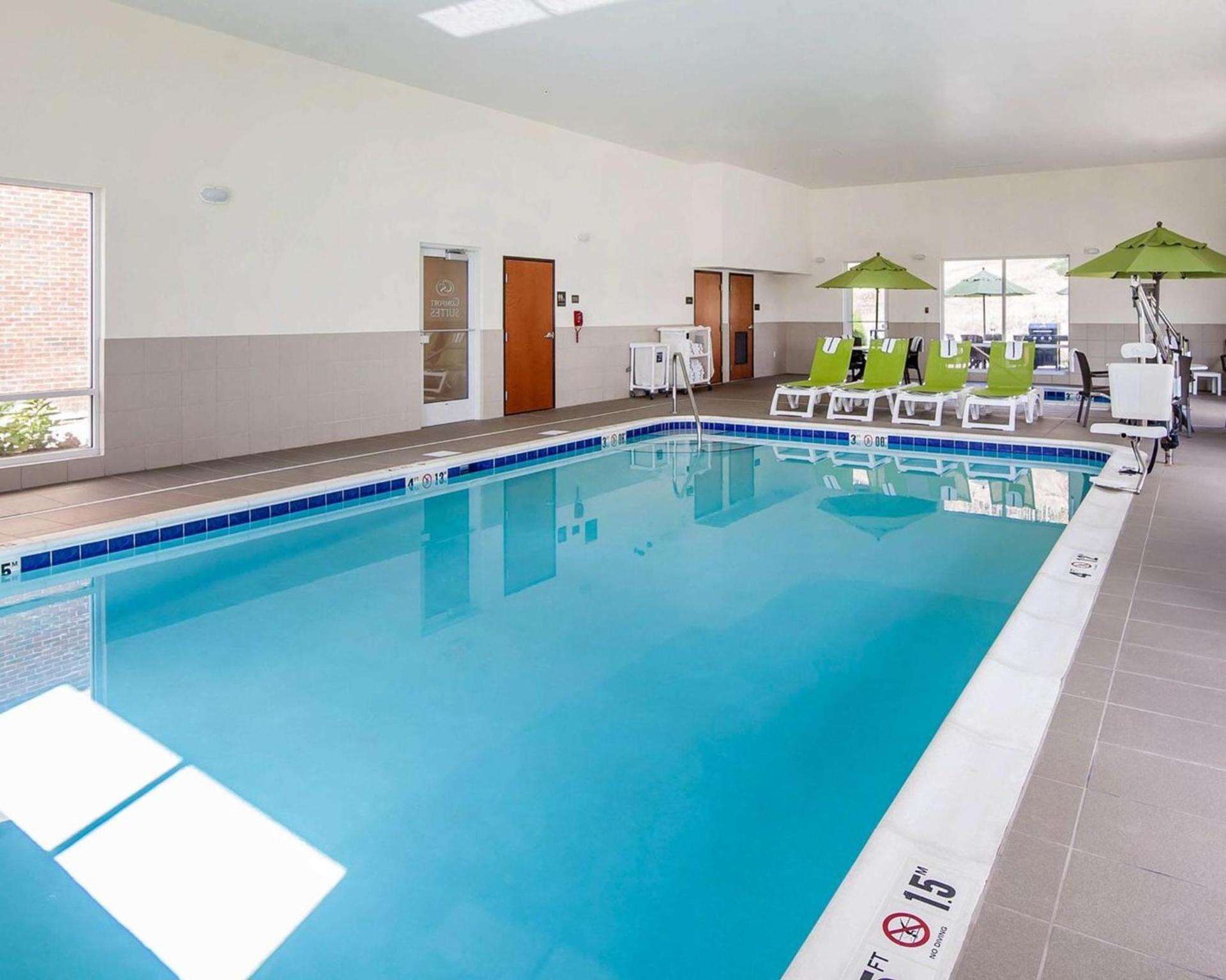 Comfort Suites Marietta-Parkersburg photo 4