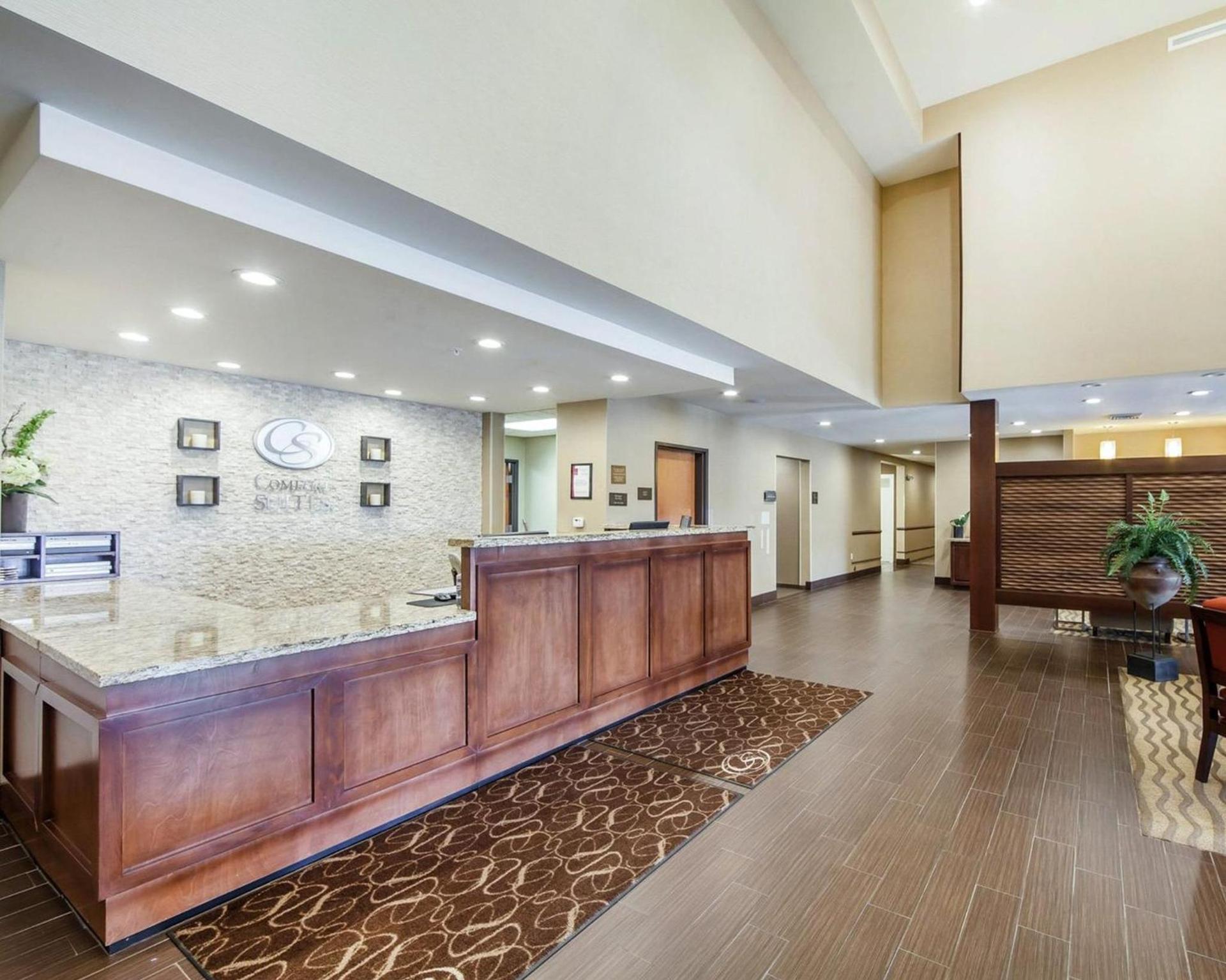 Comfort Suites Marietta-Parkersburg photo 5
