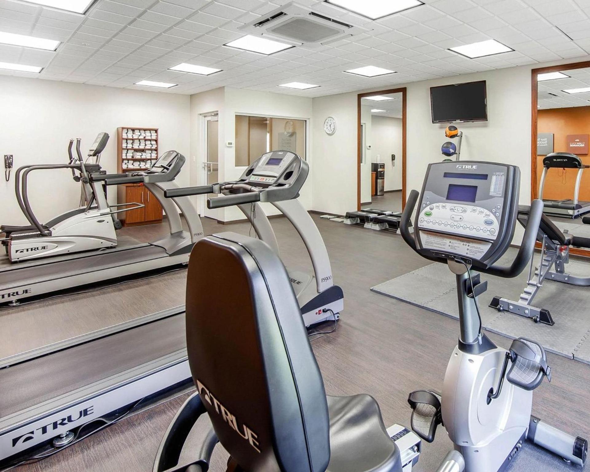 Comfort Suites Marietta-Parkersburg photo 14