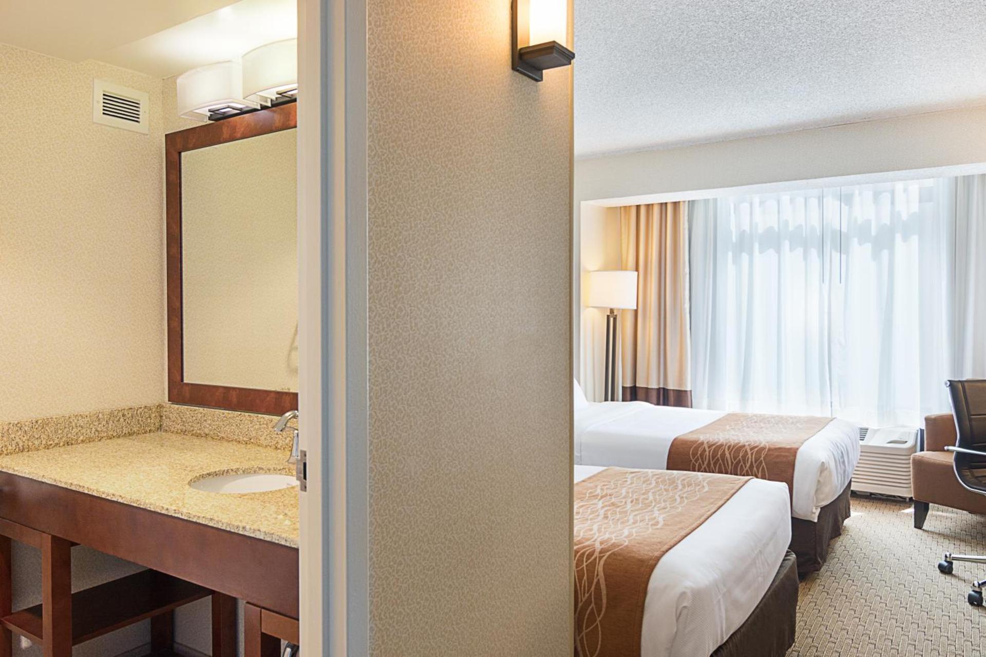 Comfort Inn By the Bay photo 41