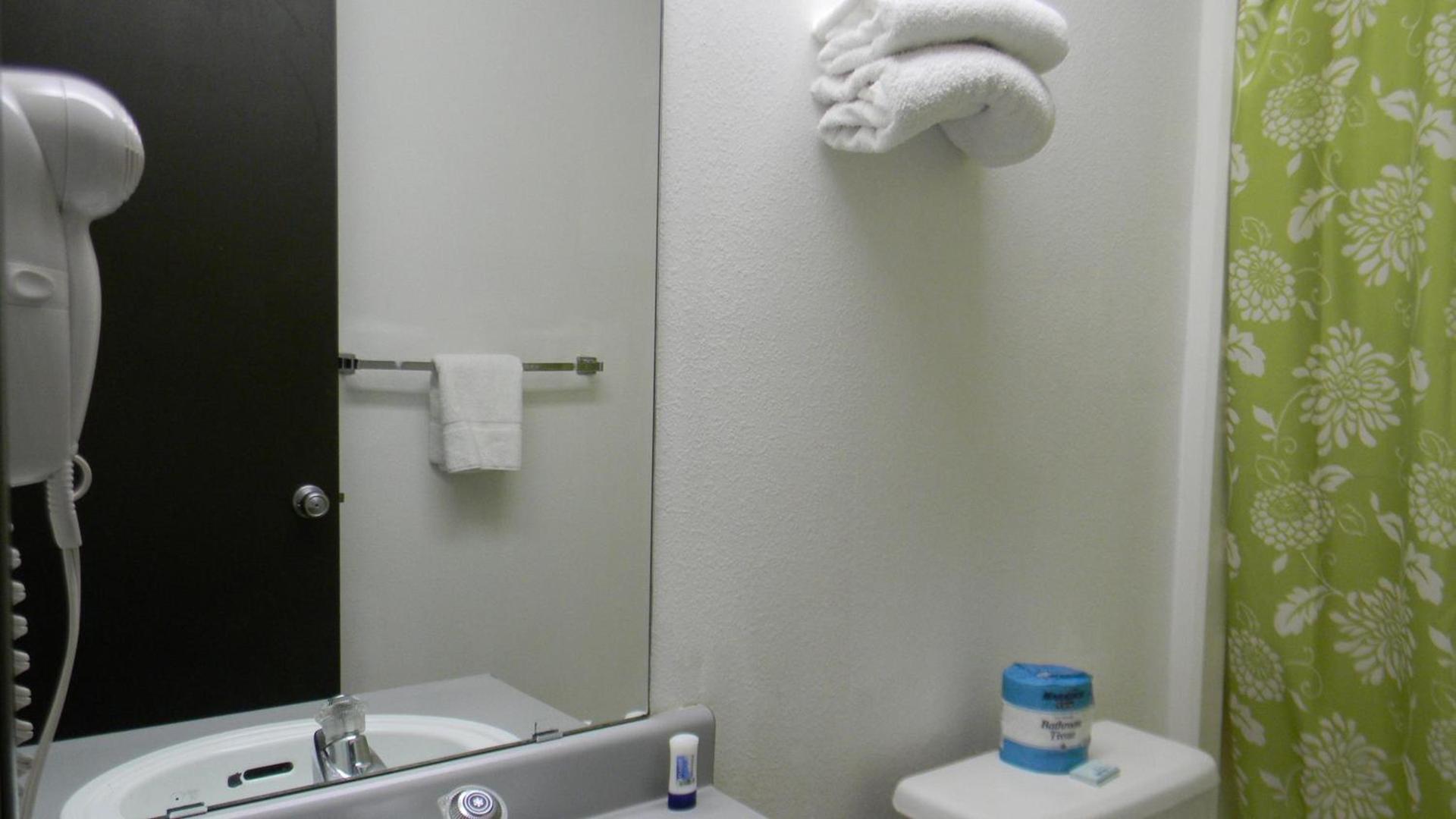 Motel West photo 89