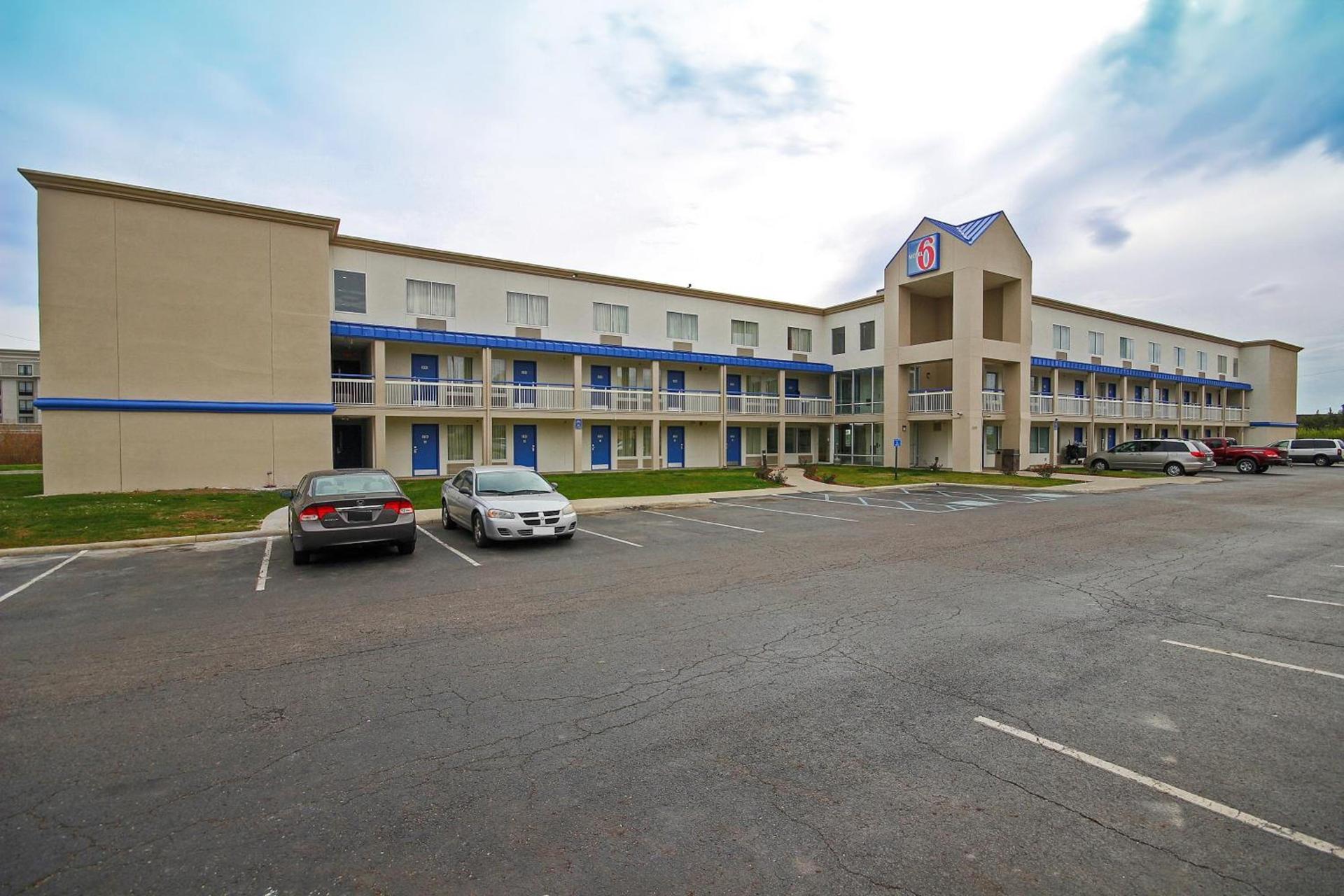 Motel 6-Columbus, OH - West photo 2
