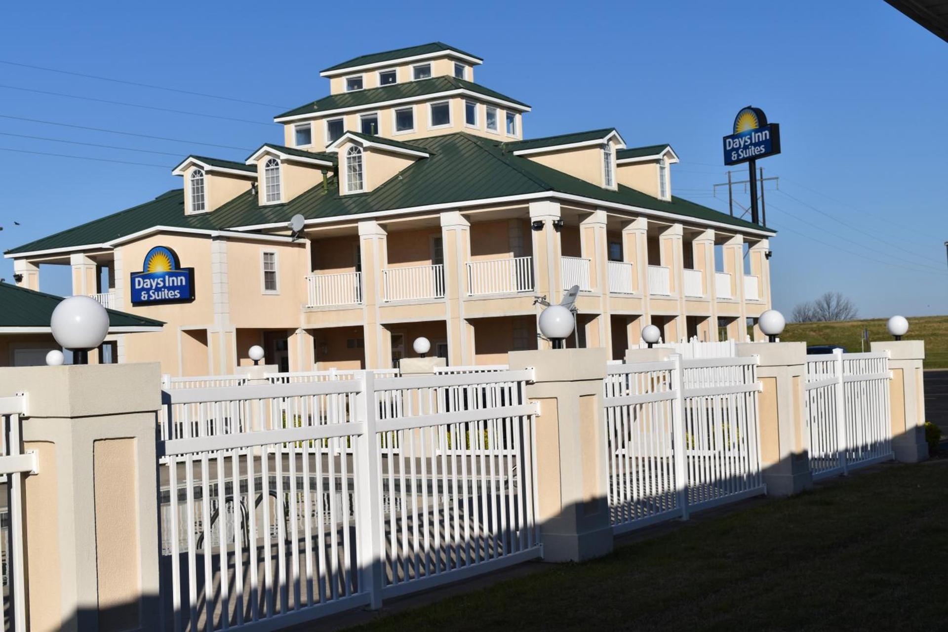 Days Inn by Wyndham Trumann AR photo 5