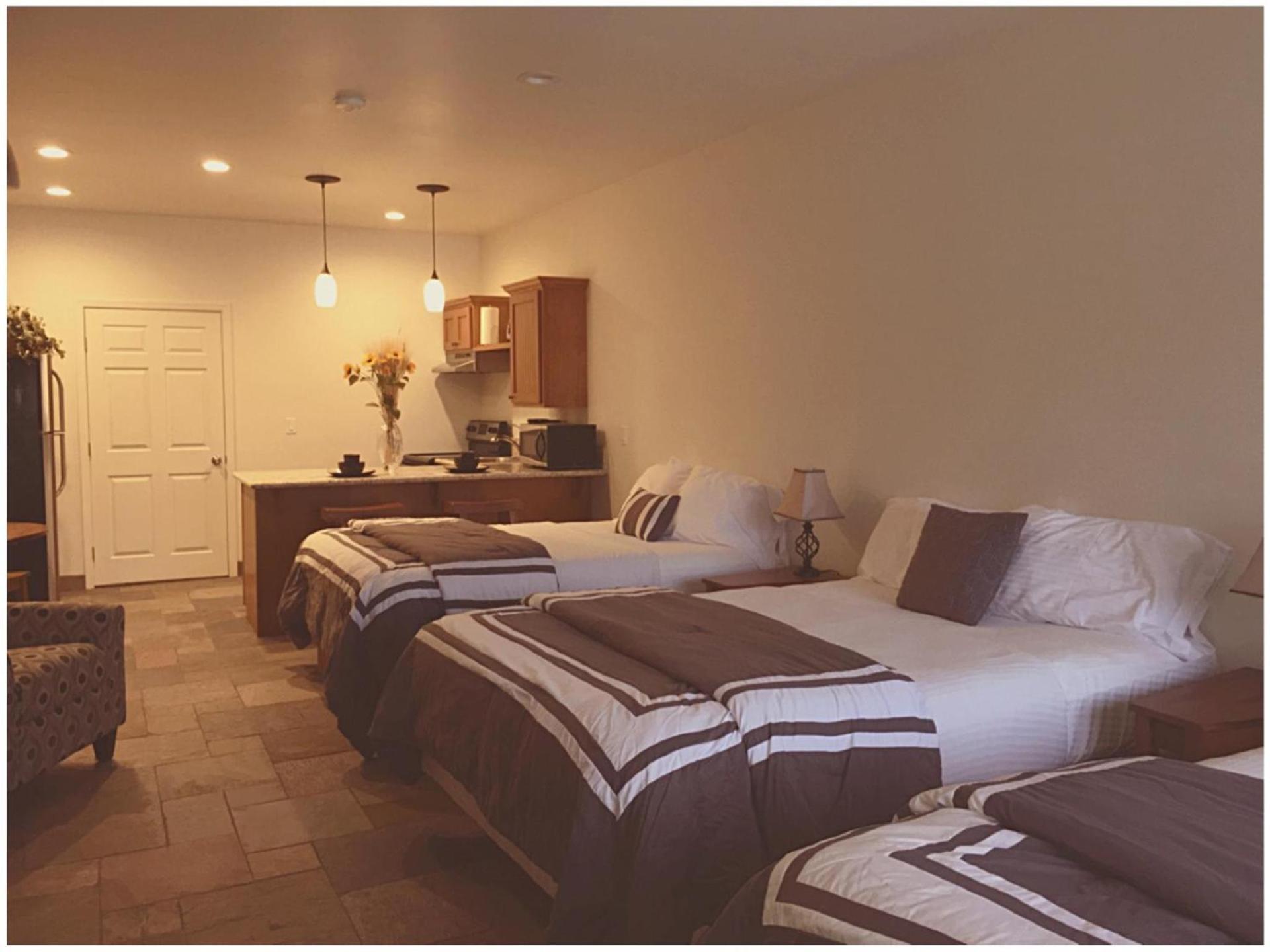 Harbour Inn photo 24