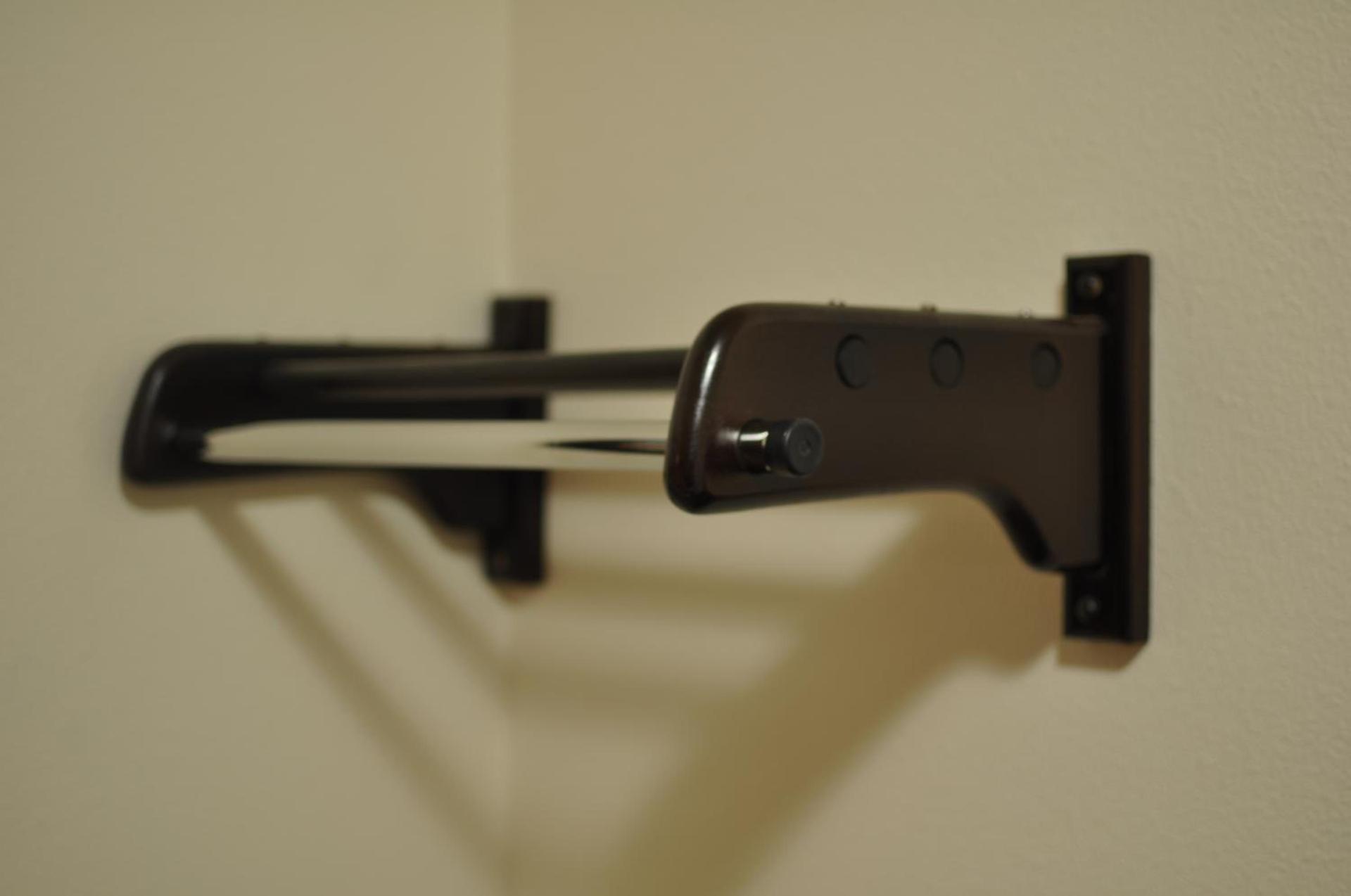Motel 6 Maple/Main photo 6