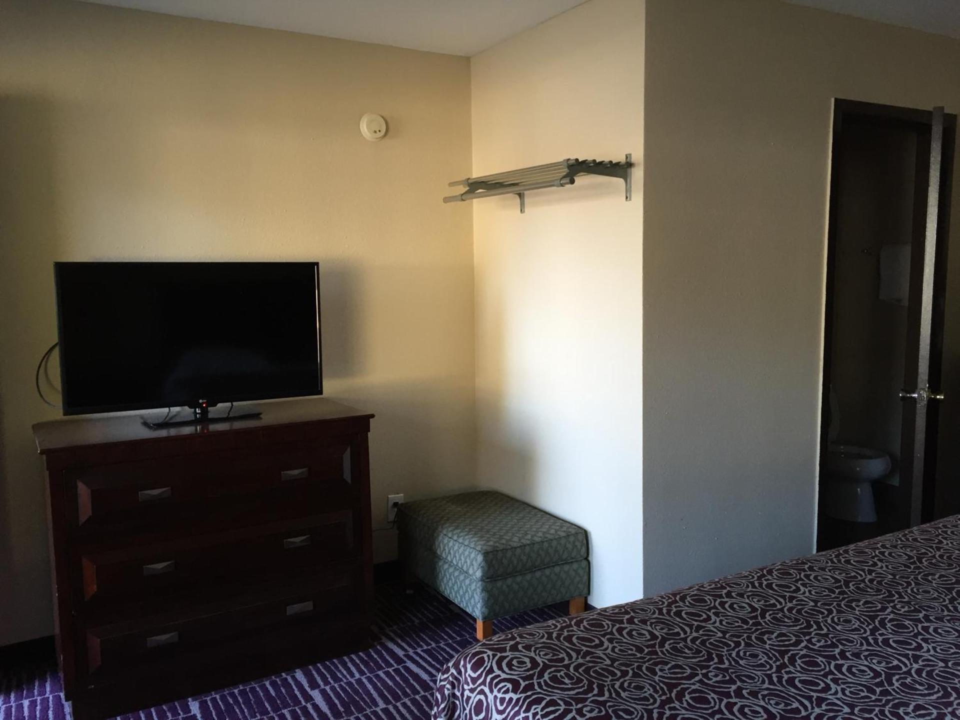 Economy Inn photo 9
