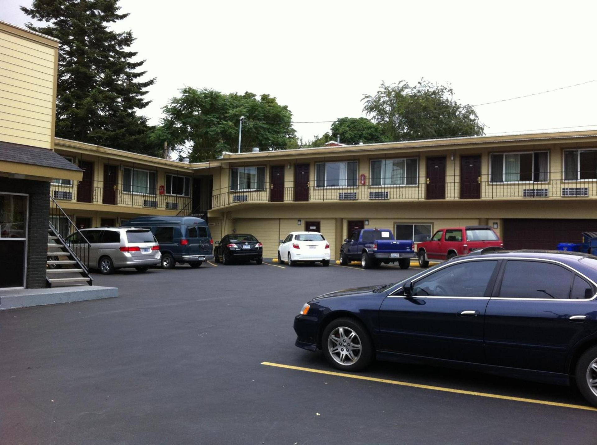 Economy Inn photo 12