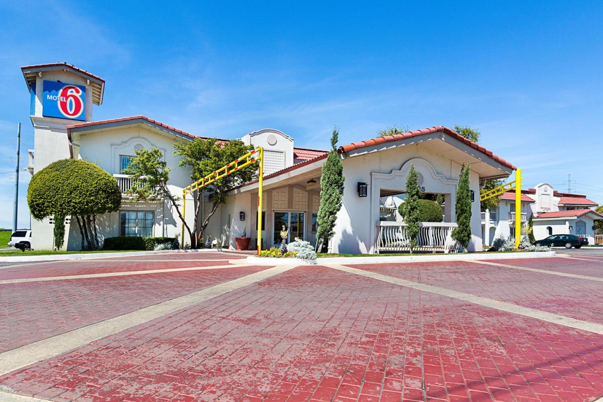Motel 6-Dallas, TX - Market Center photo 32