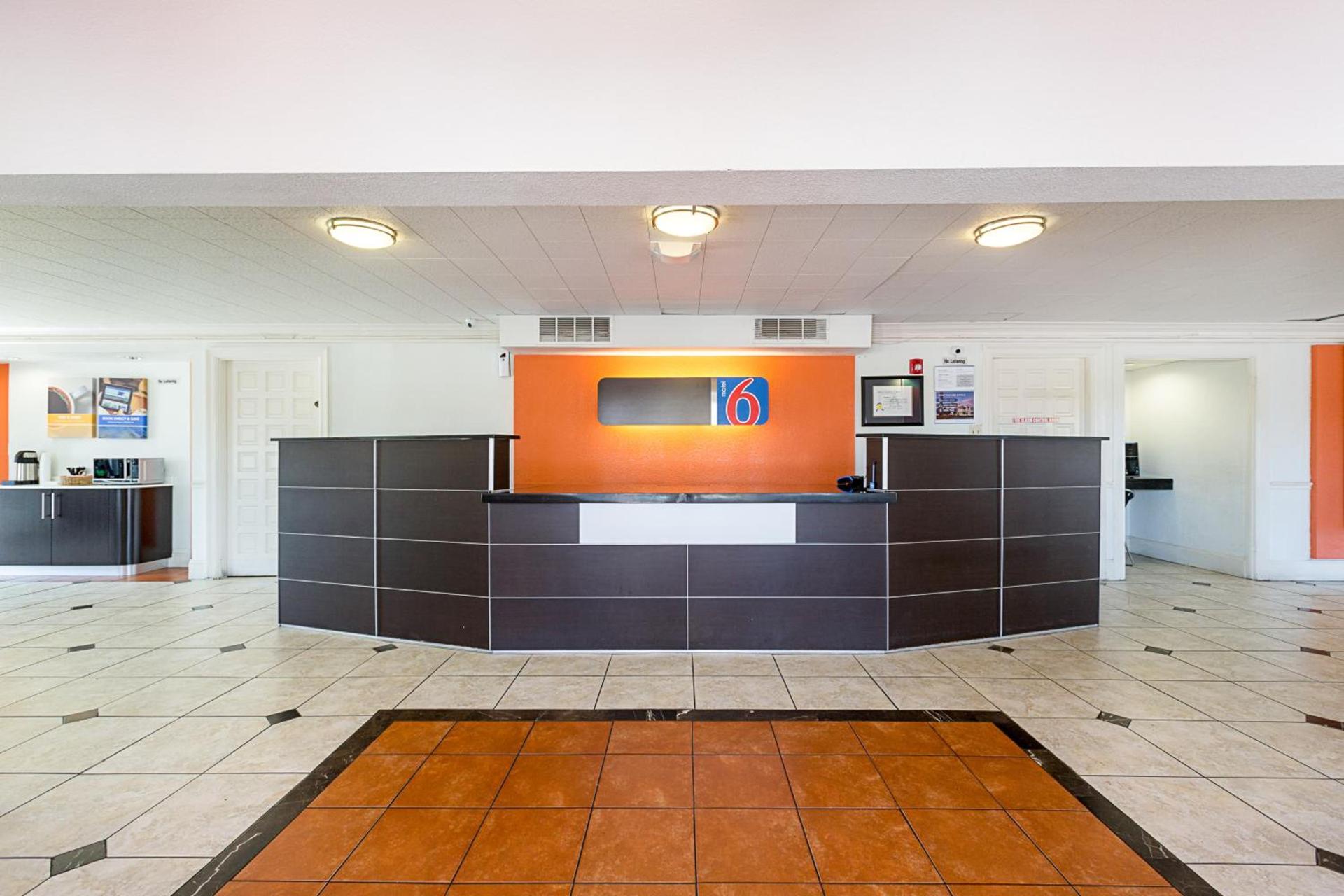 Motel 6-Dallas, TX - Market Center photo 37