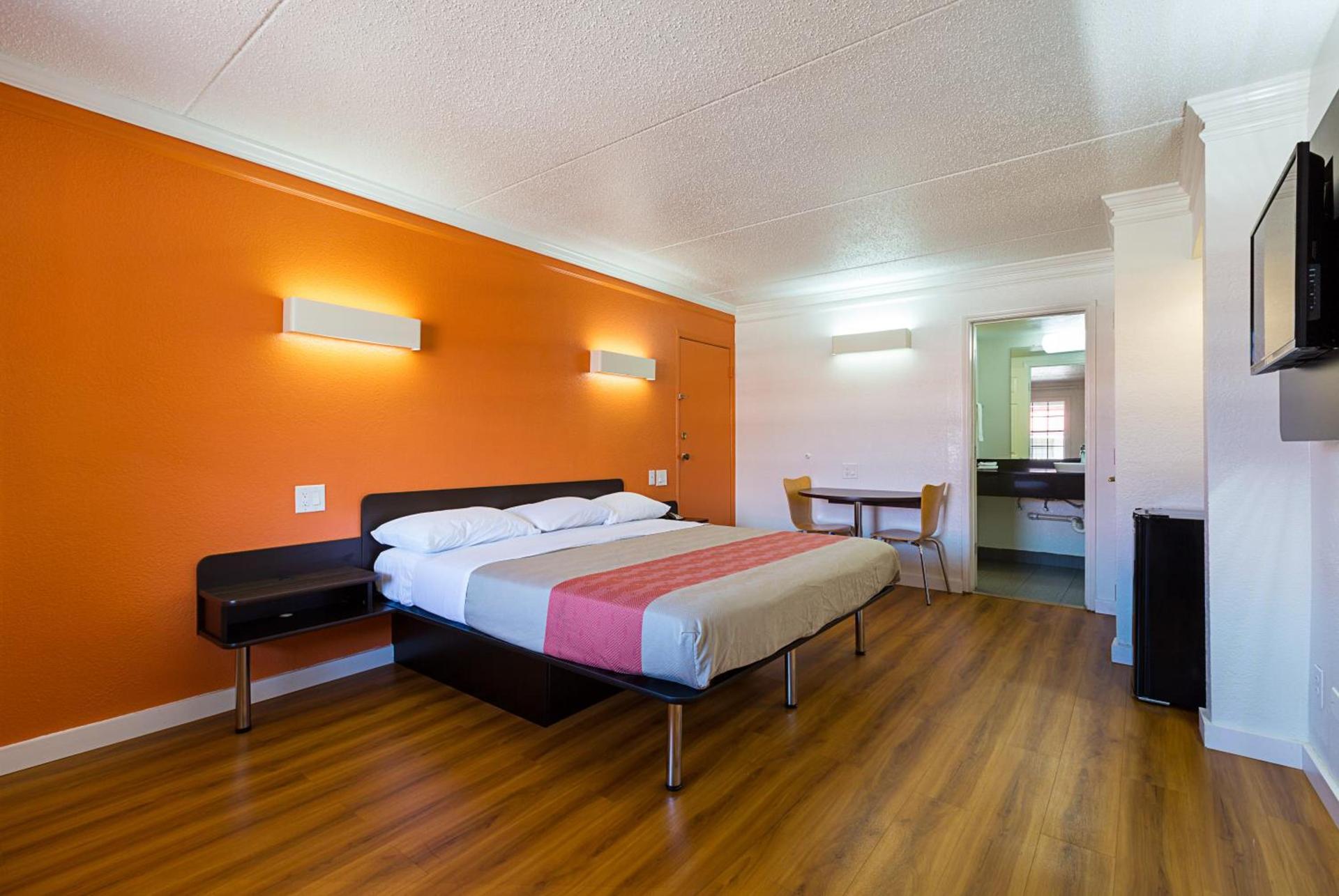 Motel 6-Dallas, TX - Market Center photo 47