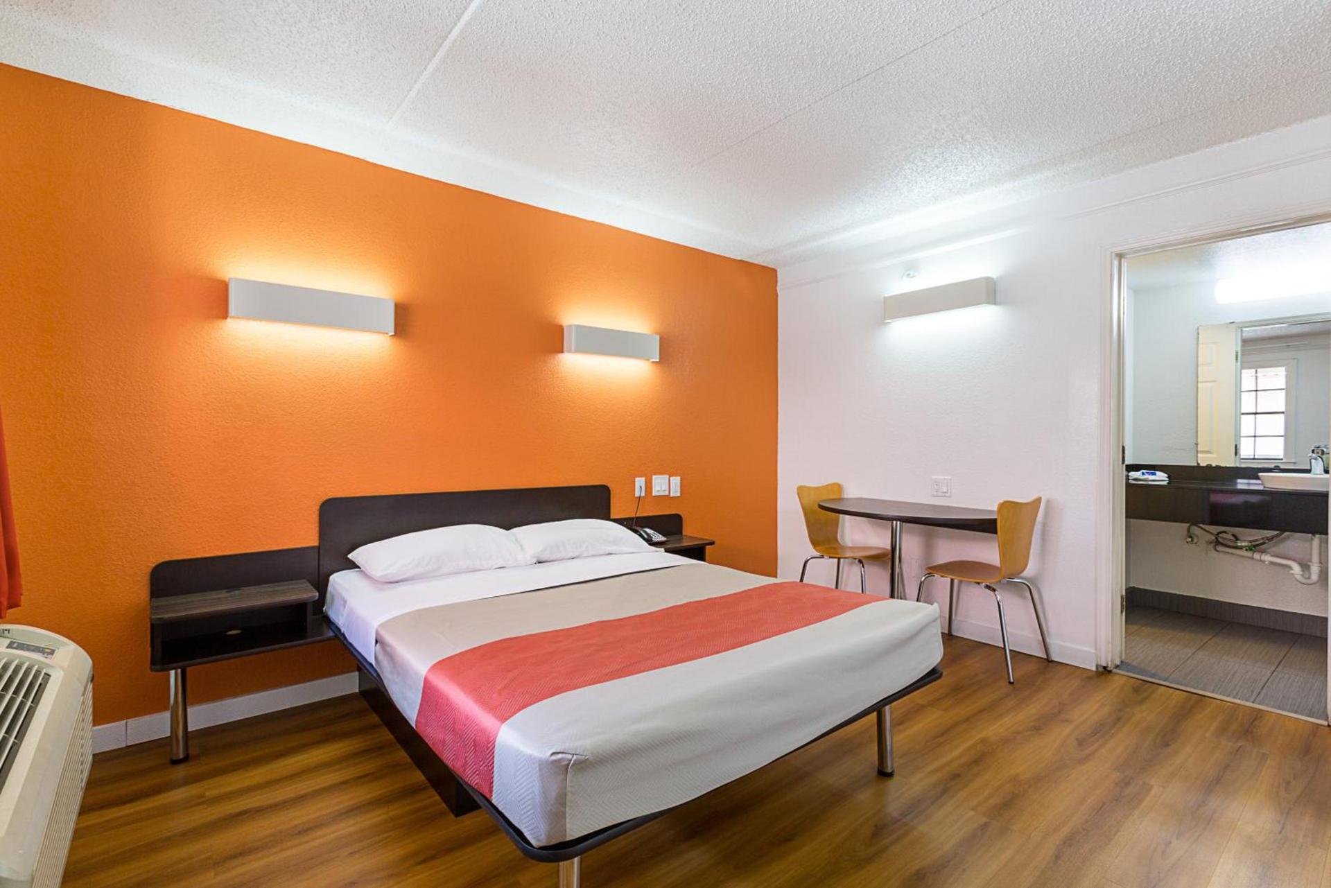 Motel 6-Dallas, TX - Market Center photo 50