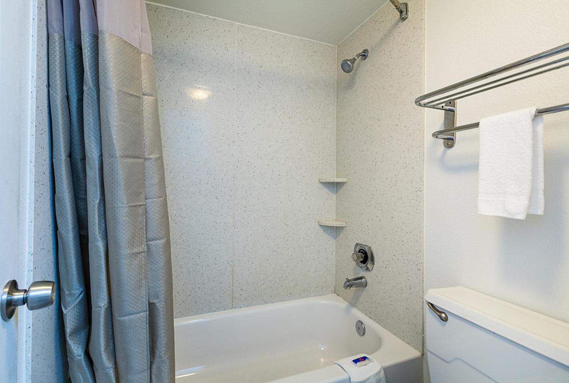 Motel 6-Dallas, TX - Market Center photo 54