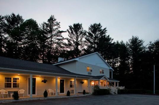Golden Apple Inn photo 1