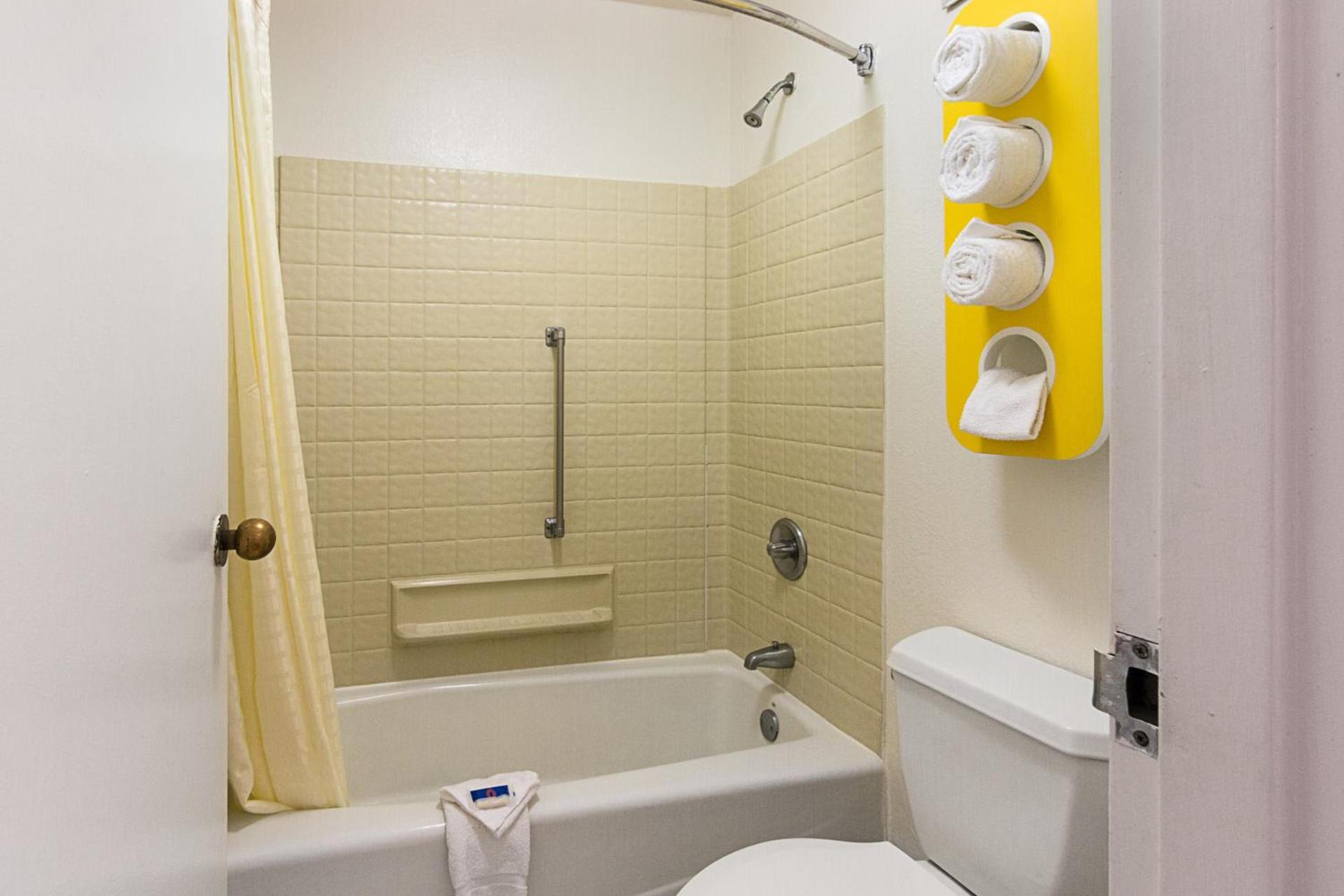 Motel 6-Newnan, GA photo 12