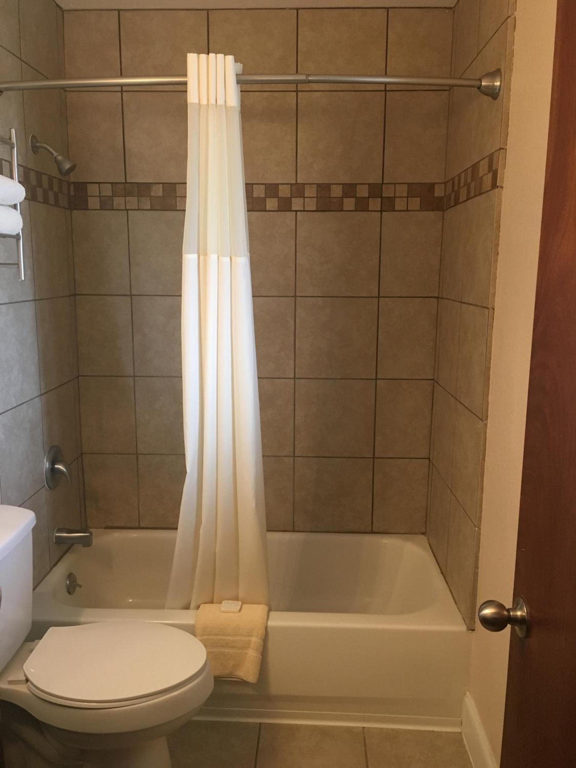 Ramada by Wyndham Elko Hotel at Stockmen's Casino photo 64