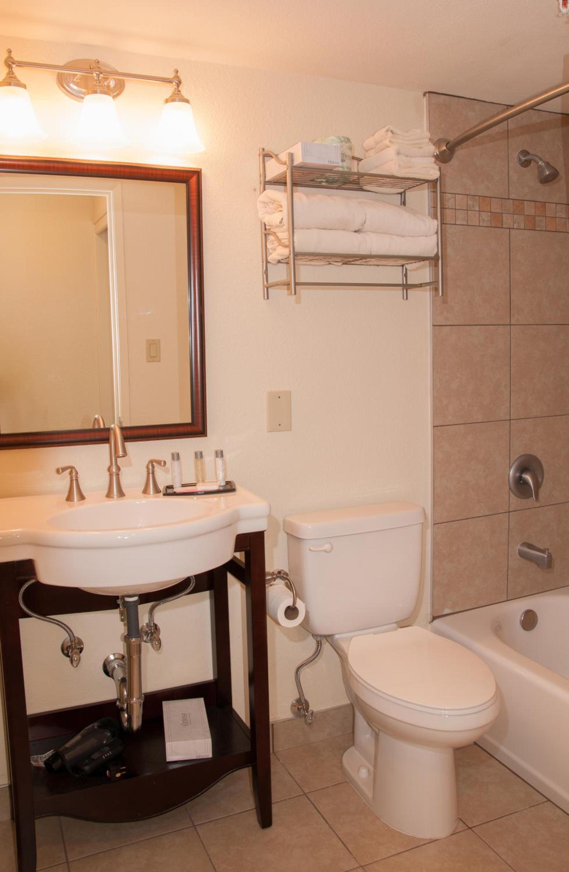 Ramada by Wyndham Elko Hotel at Stockmen's Casino photo 48