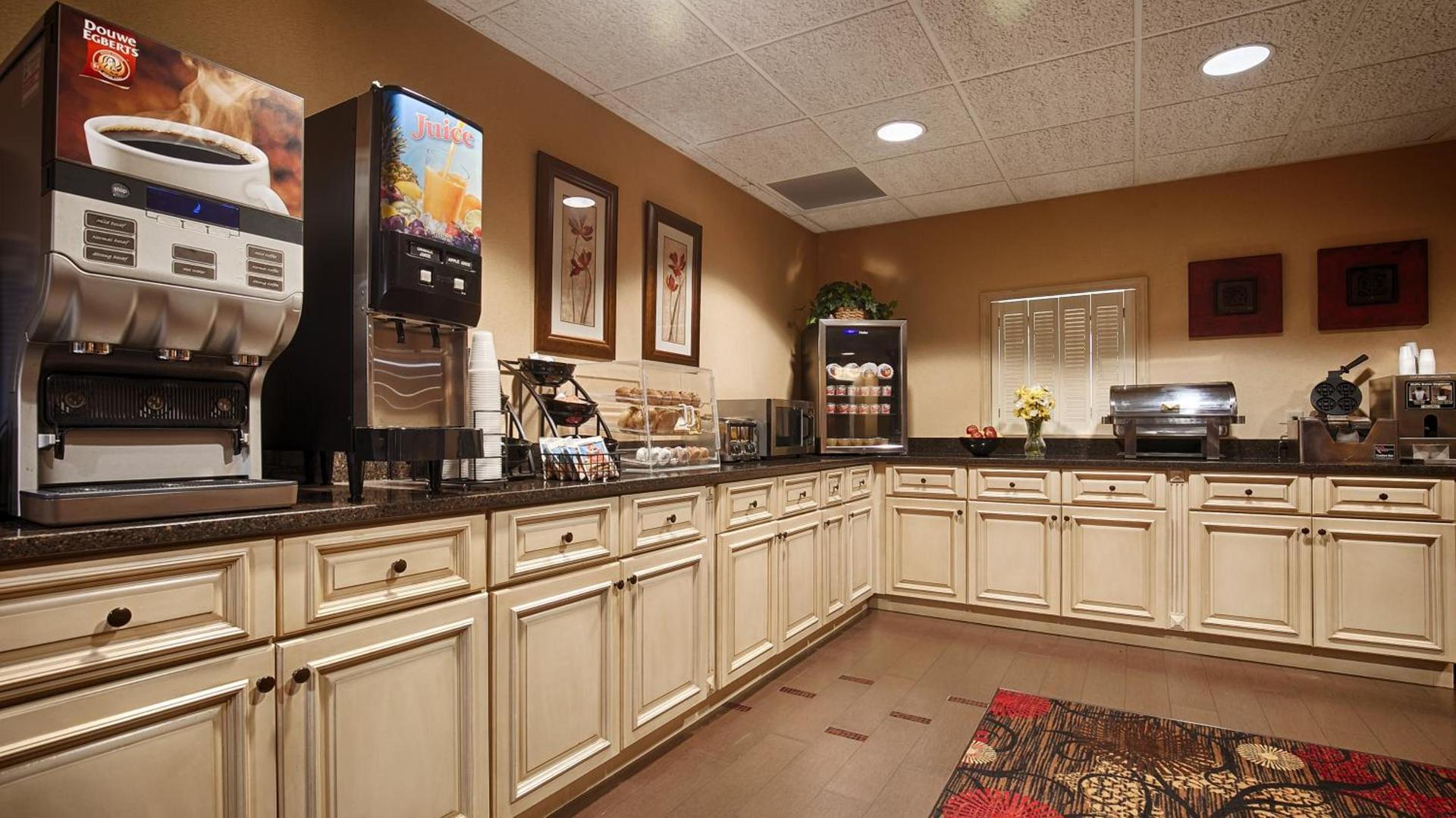 Best Western Plus Brandywine Inn & Suites photo 41