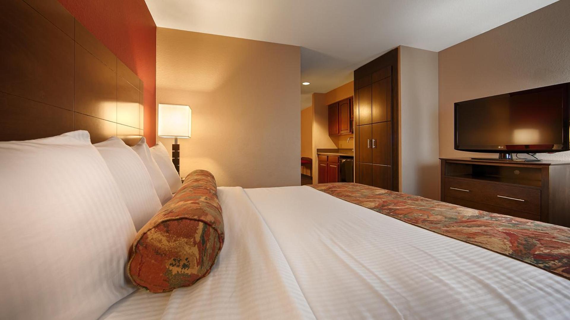 Best Western Plus Brandywine Inn & Suites photo 29