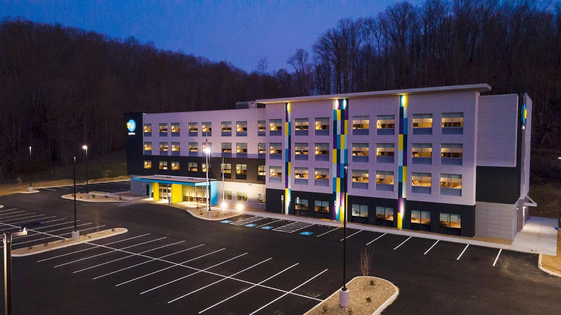 Tru By Hilton West Bristol Tn photo 4