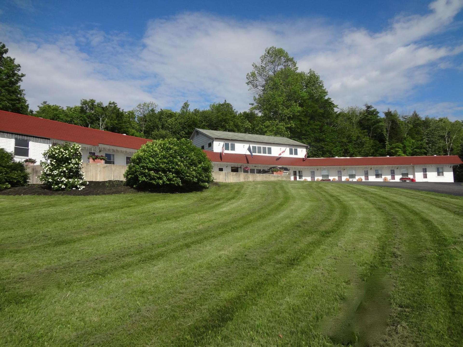 Mount Blue Motel photo 1