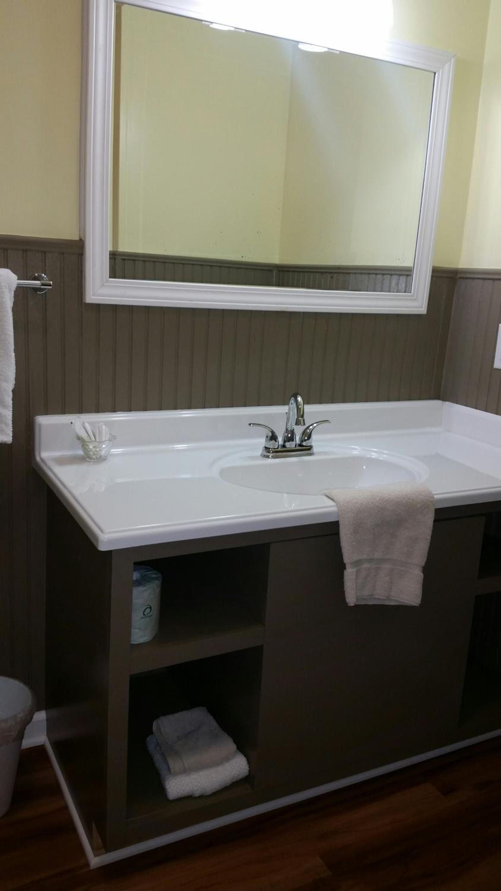A Holiday Motel - Maggie Valley photo 47