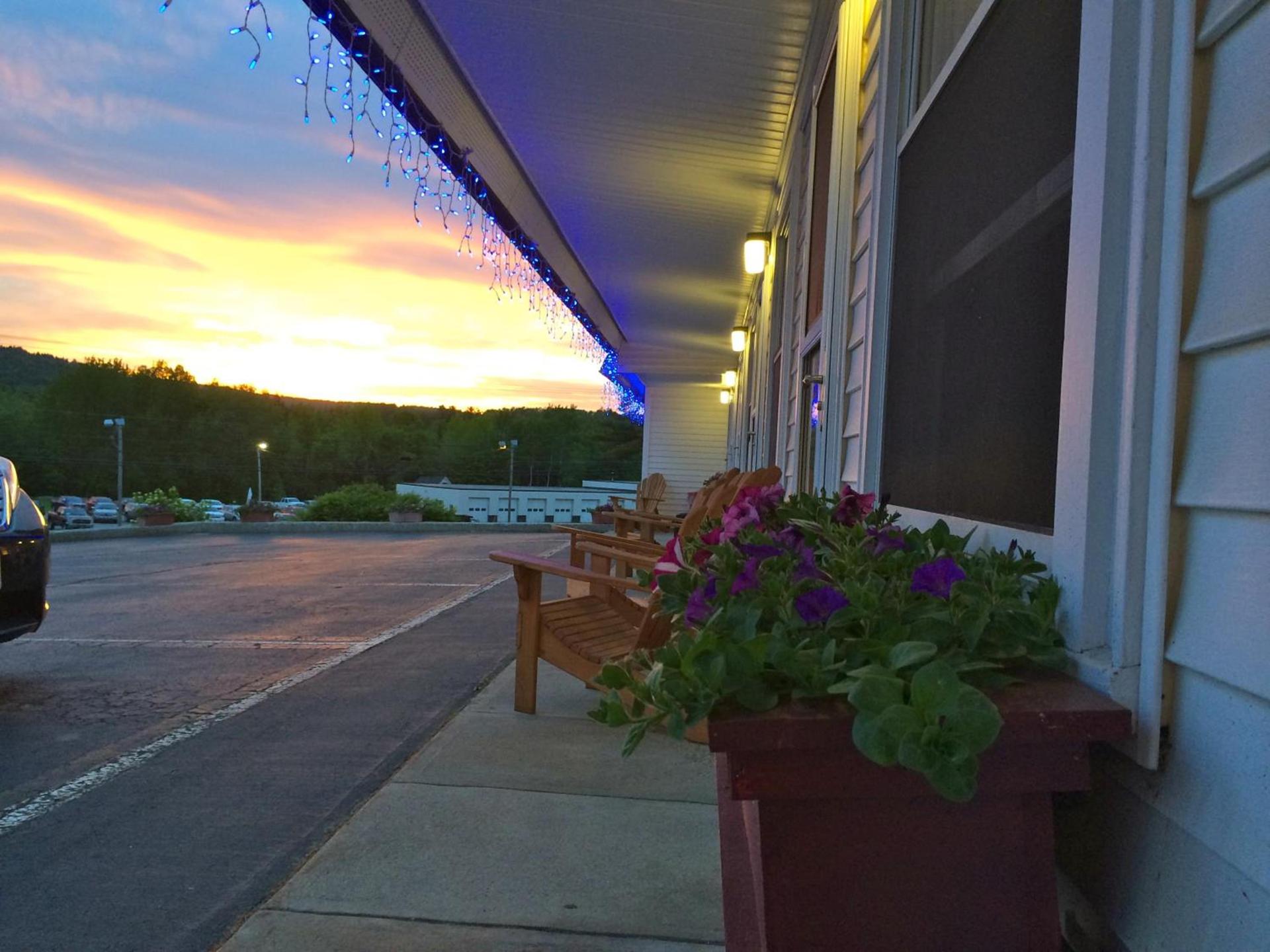 Mount Blue Motel photo 18