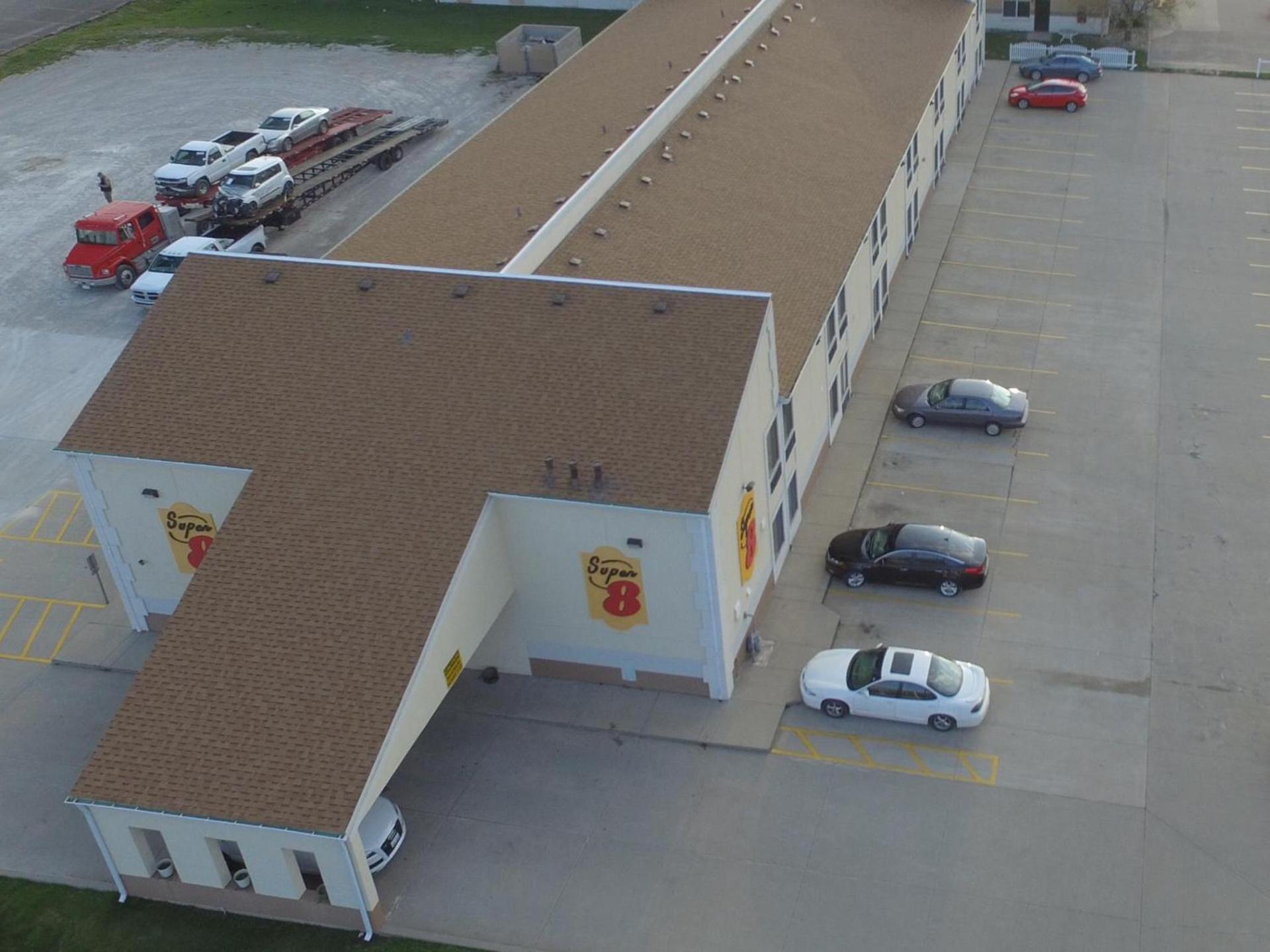 Super 8 by Wyndham Lincoln photo 15