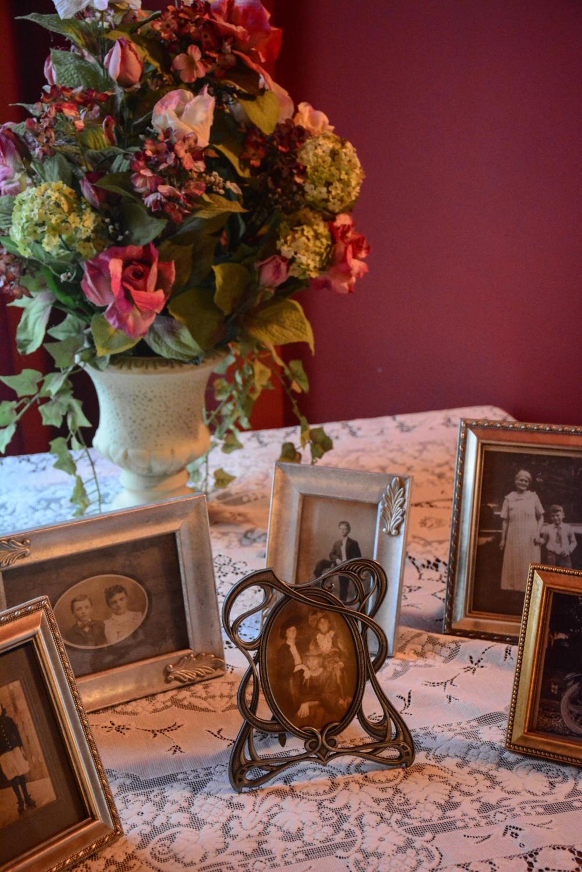 Looking Glass Inn photo 44