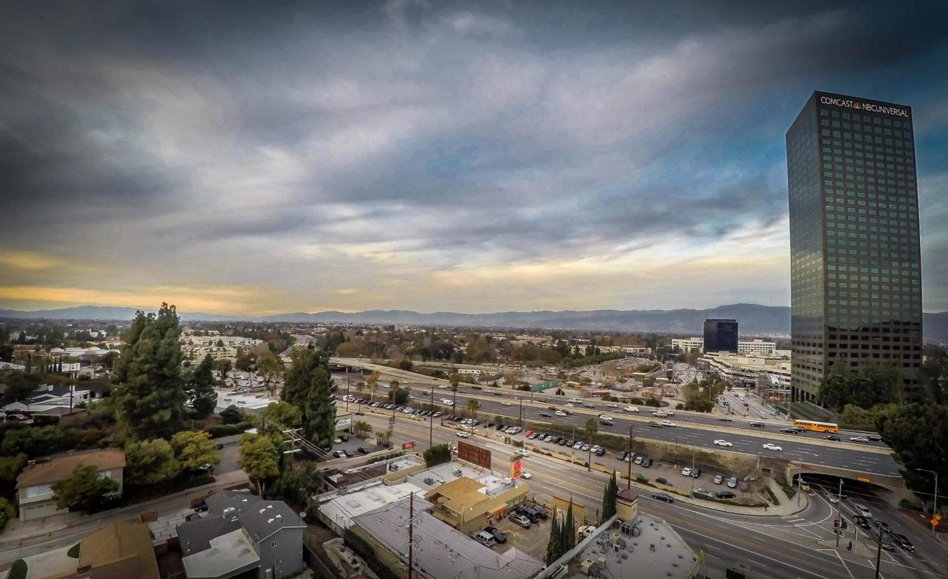 Nite Inn at Universal City - Walking Distance to Universal Studios Hollywood photo 12