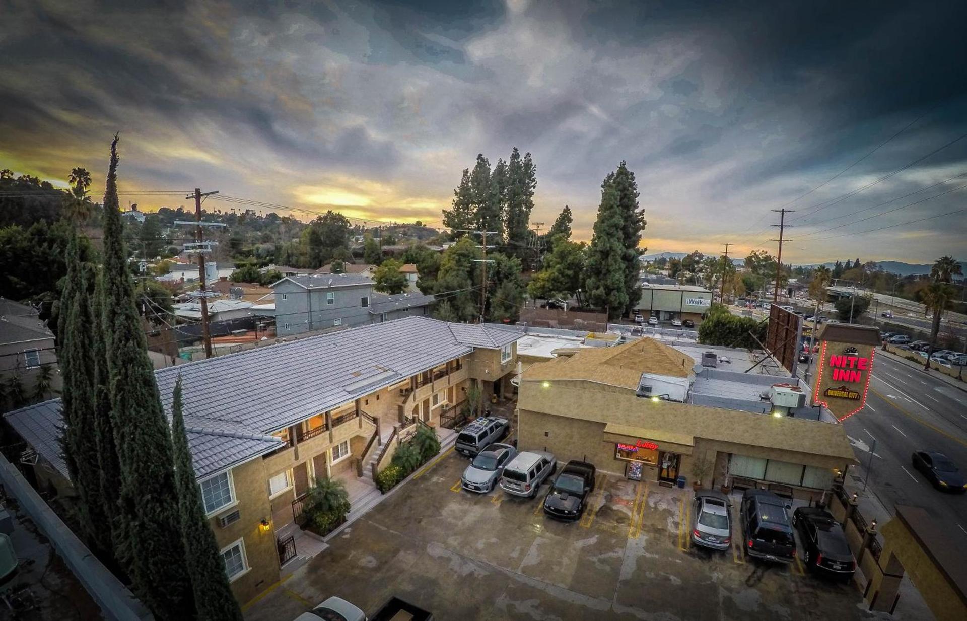 Nite Inn at Universal City - Walking Distance to Universal Studios Hollywood photo 15