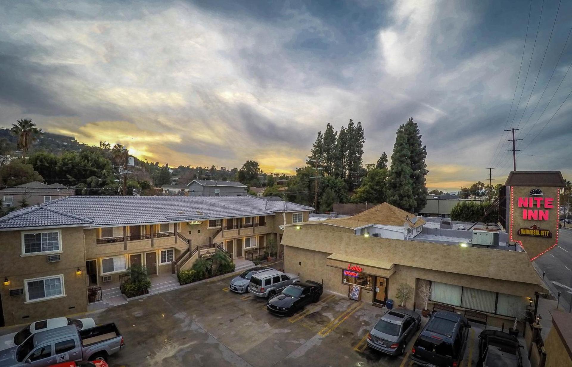 Nite Inn at Universal City - Walking Distance to Universal Studios Hollywood photo 16
