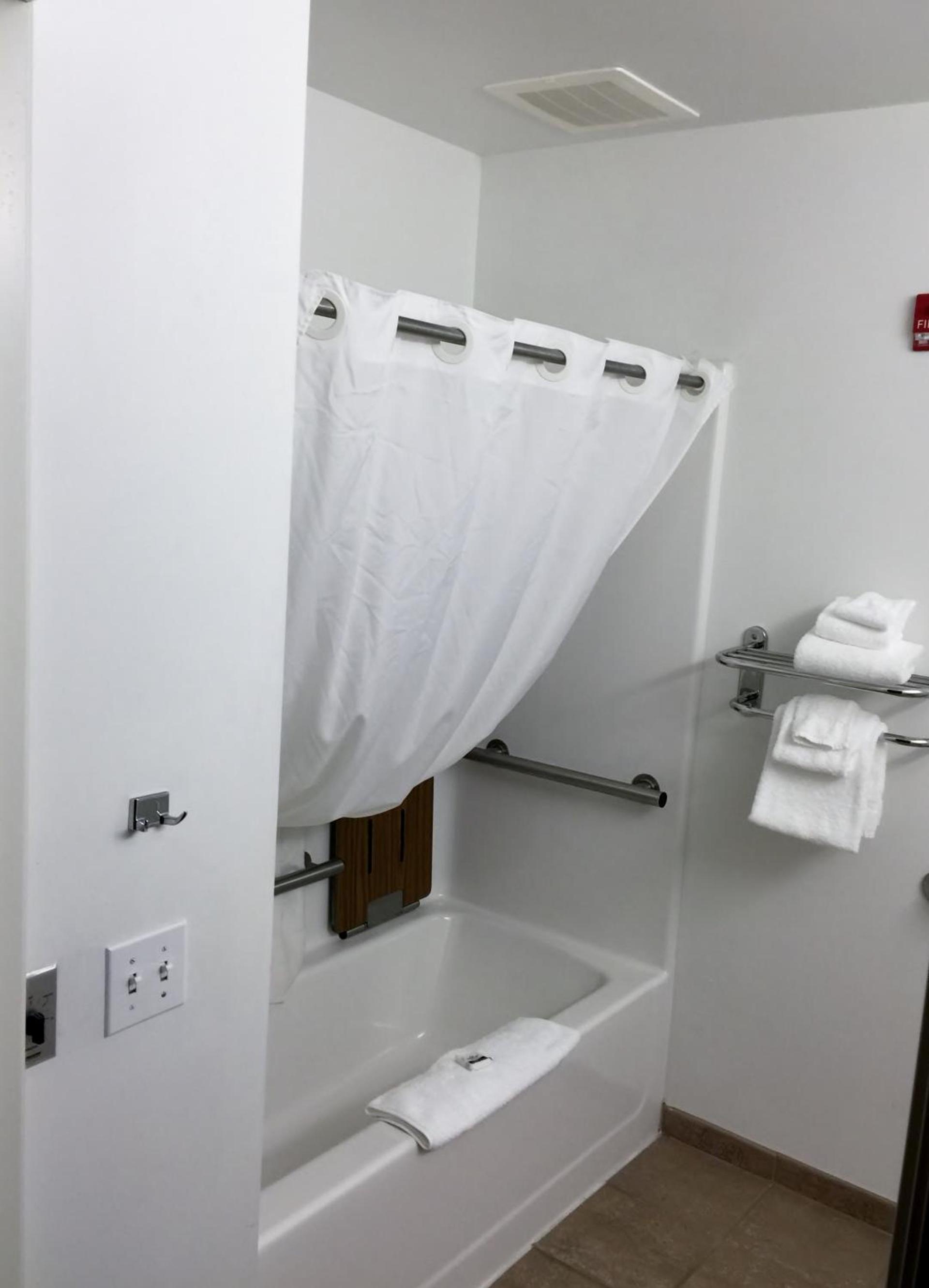 Microtel Inn & Suites Beckley East photo 27