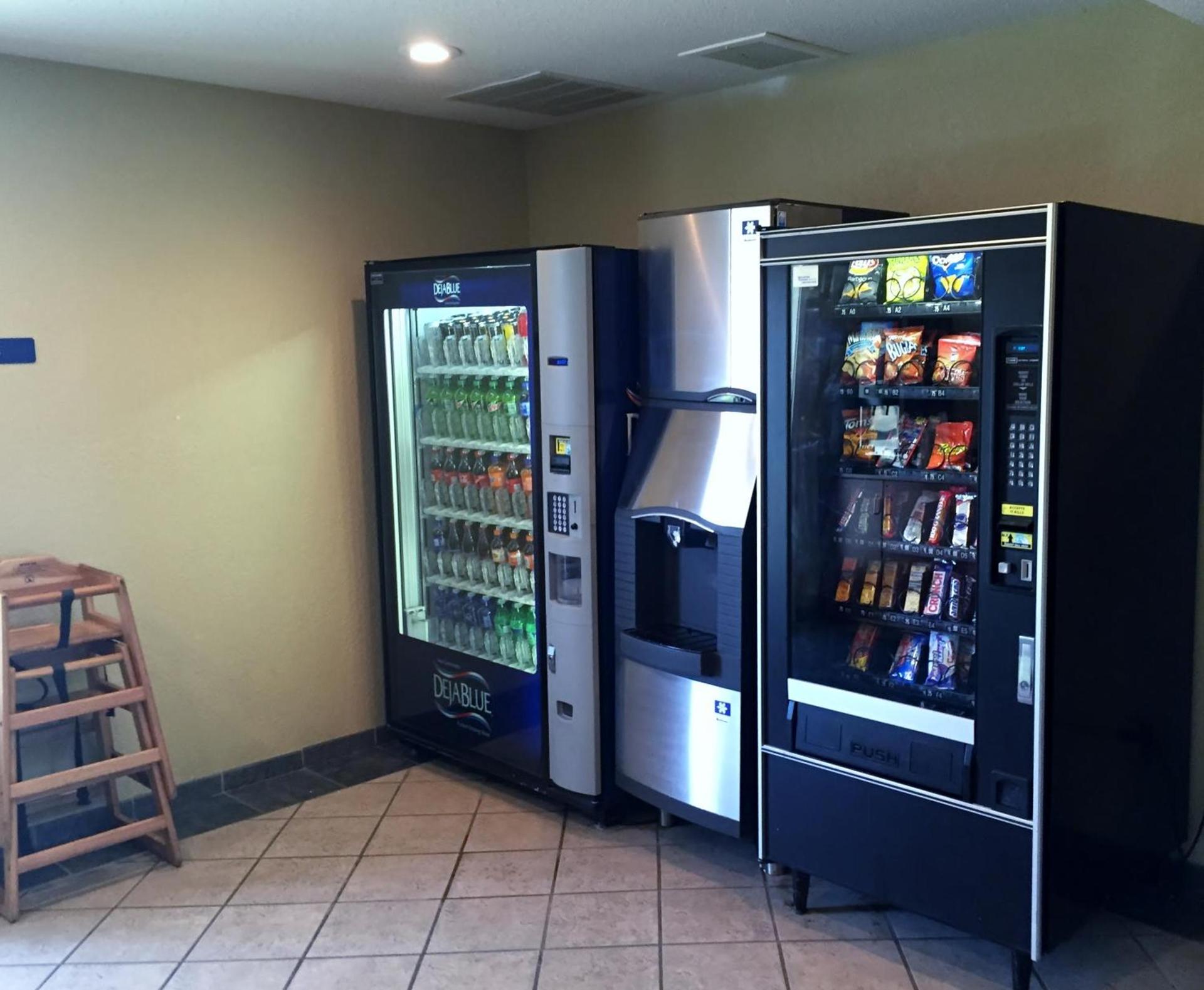 Microtel Inn & Suites Beckley East photo 12