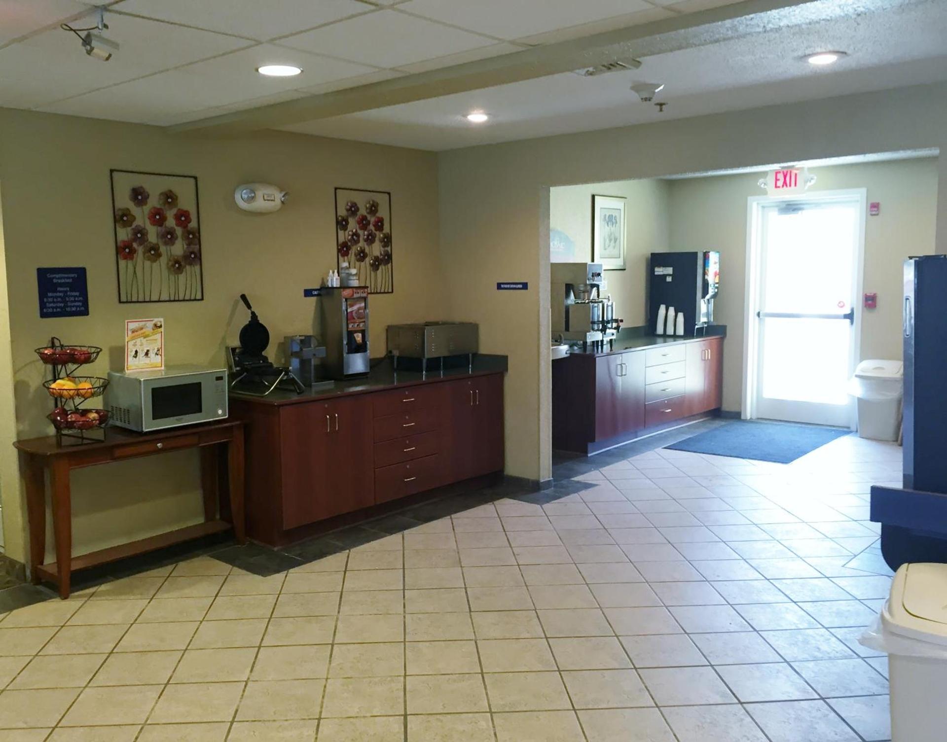 Microtel Inn & Suites Beckley East photo 7