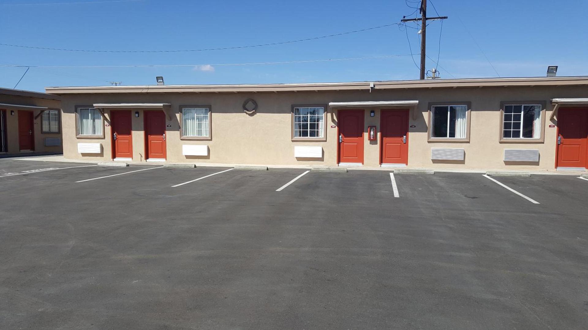Motel 6 Maple/Main photo 2