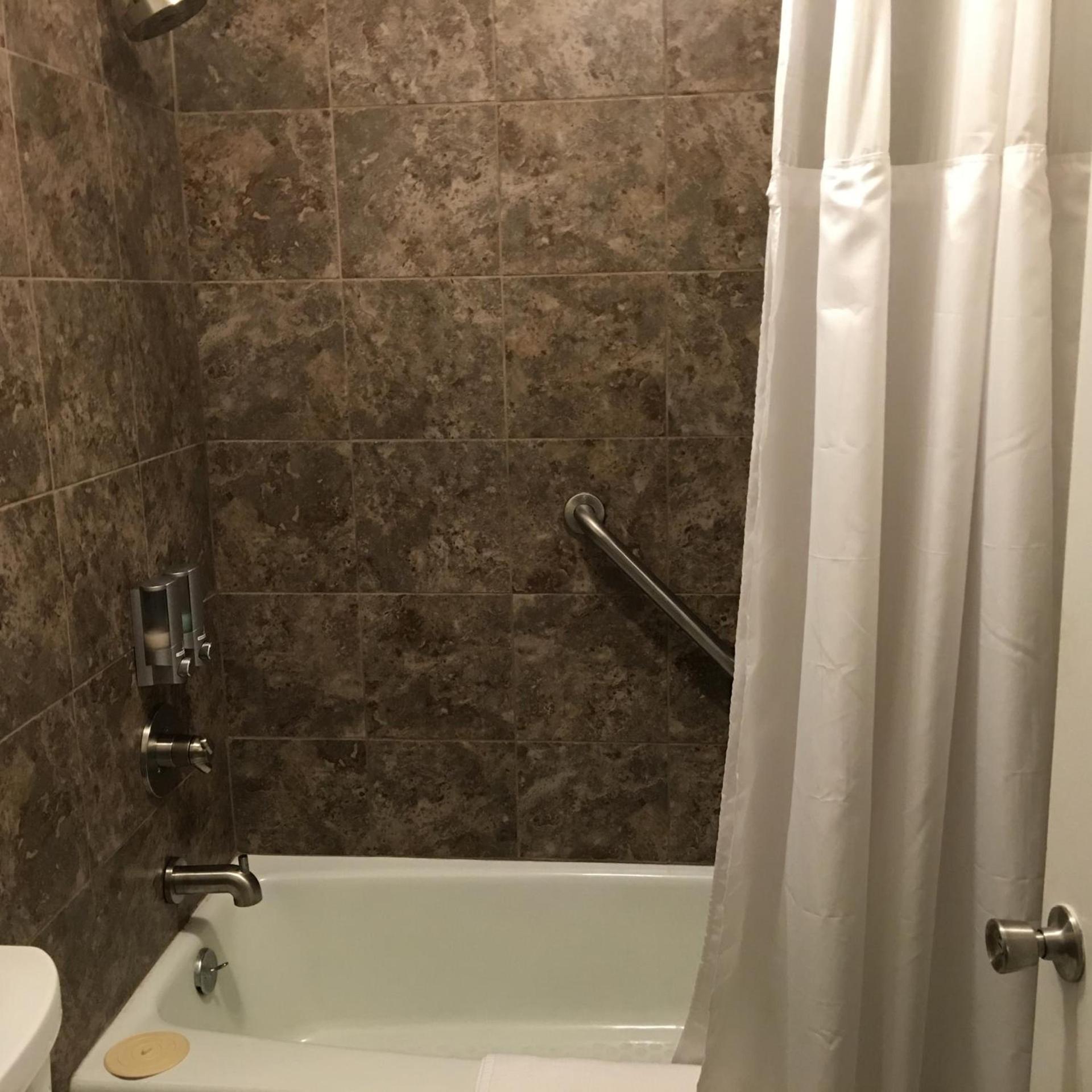 Cardinal Inn photo 36