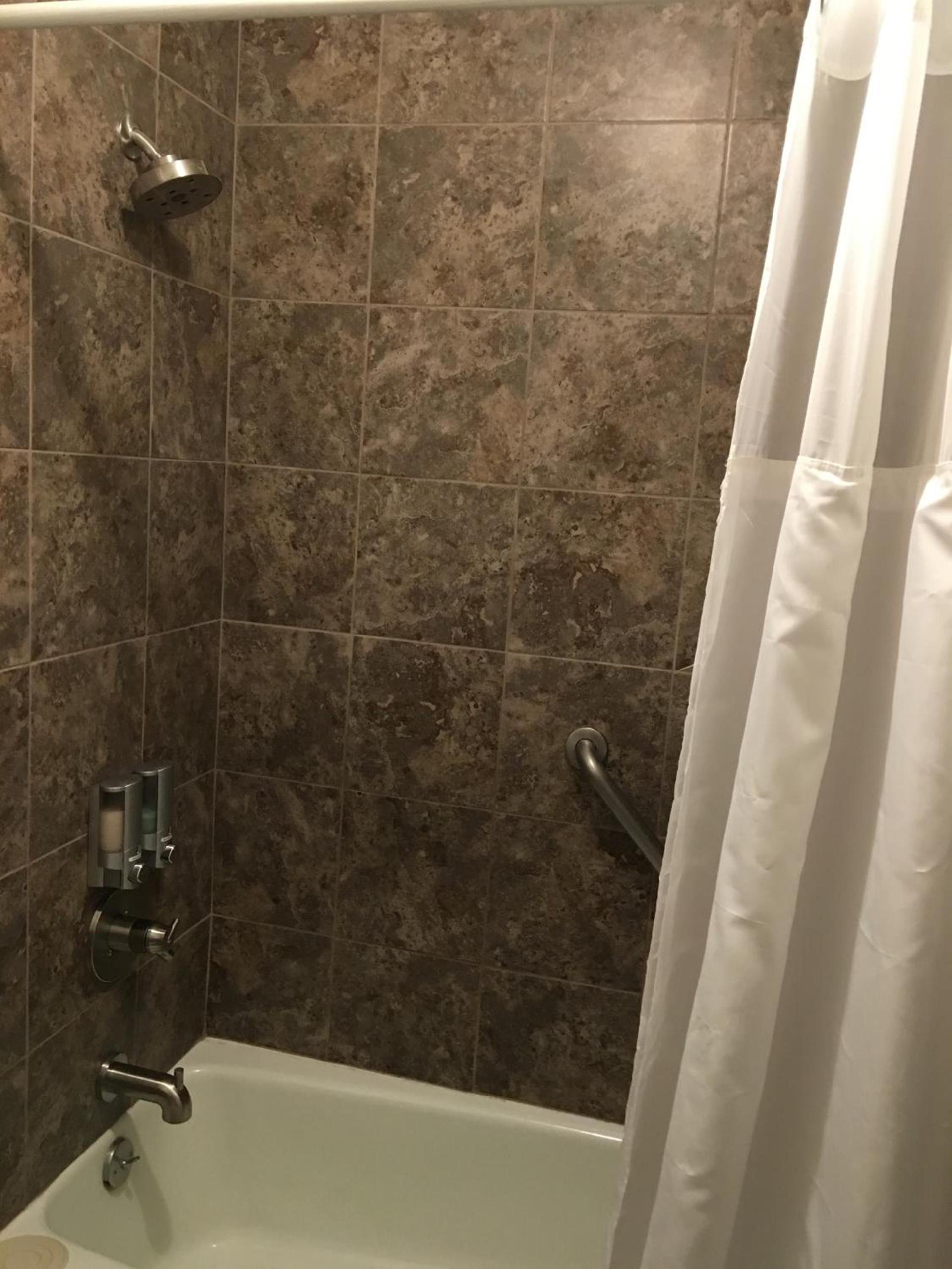Cardinal Inn photo 32