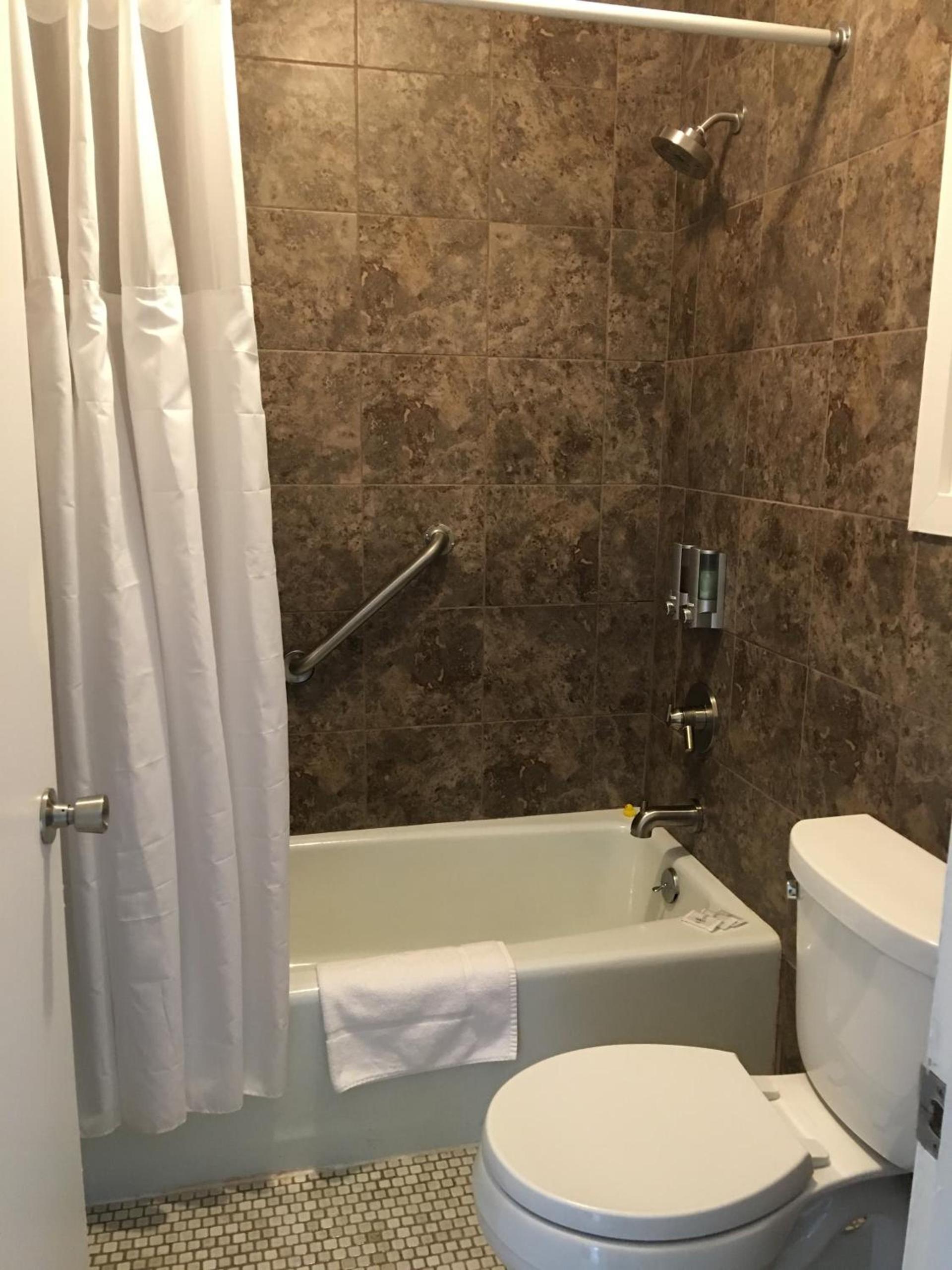 Cardinal Inn photo 33
