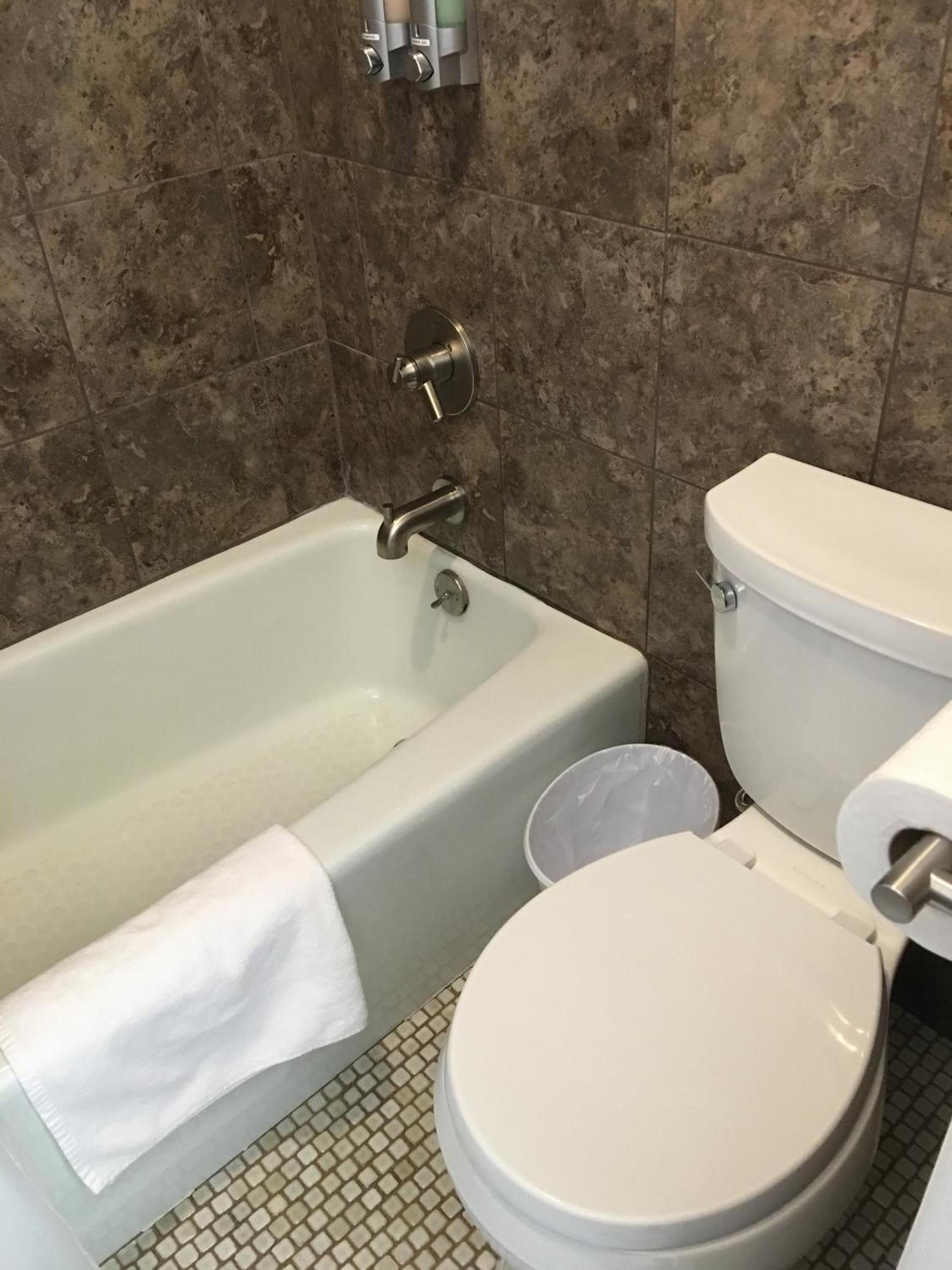 Cardinal Inn photo 34