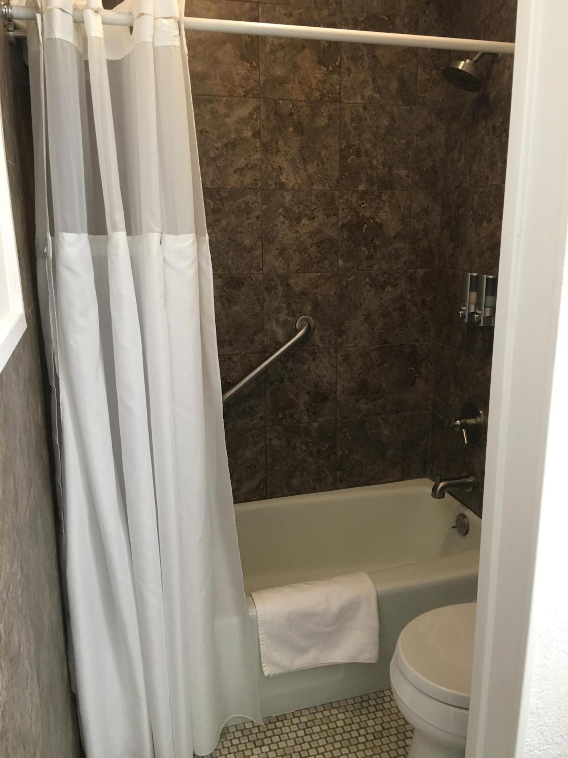Cardinal Inn photo 31