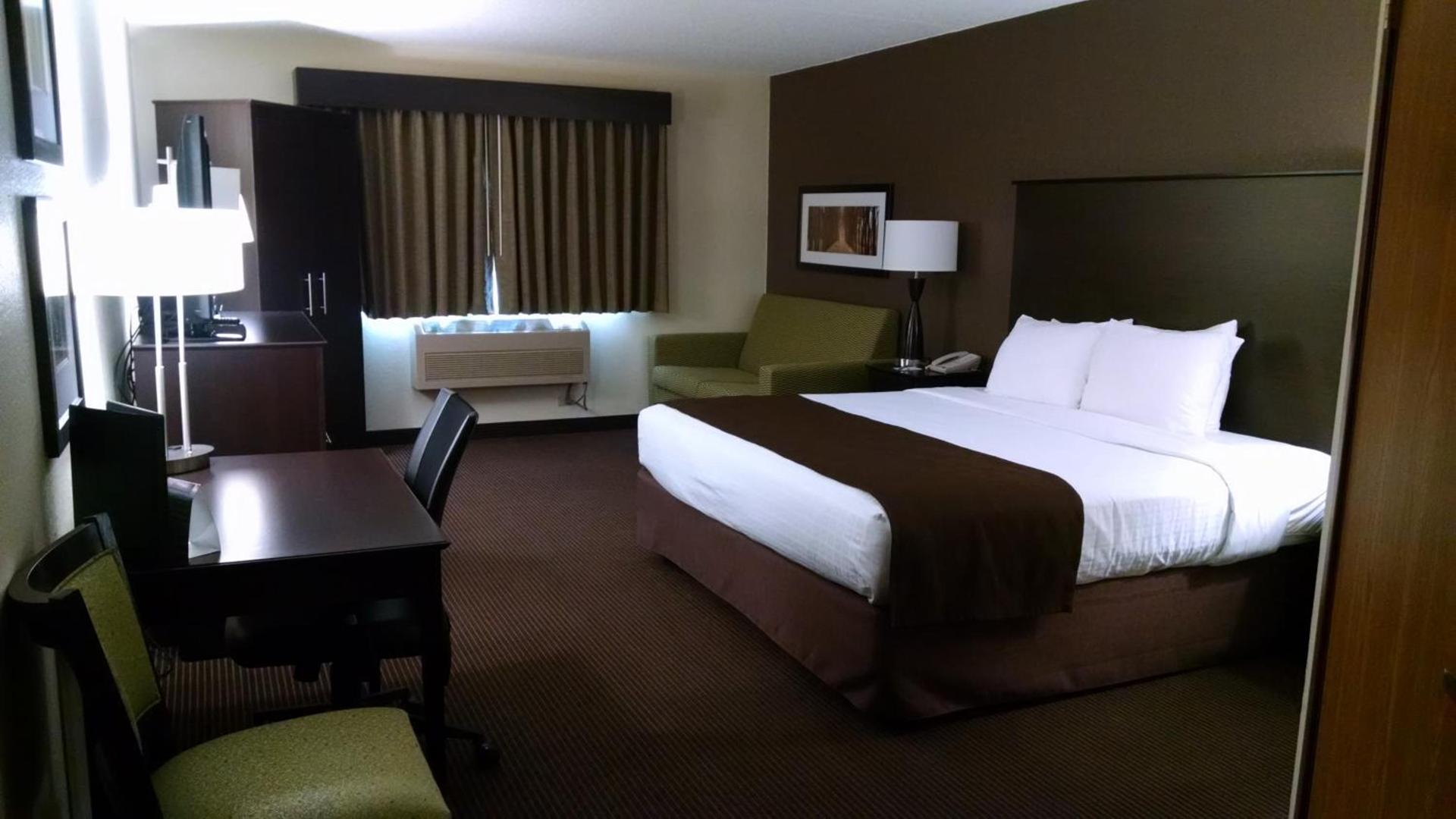 AmericInn by Wyndham Rhinelander photo 48