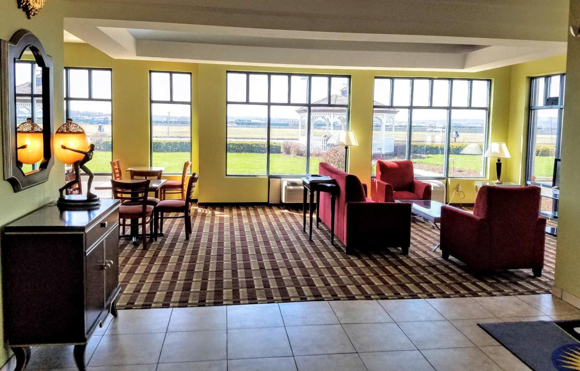 Days Inn by Wyndham Windsor Locks / Bradley Intl Airport photo 38