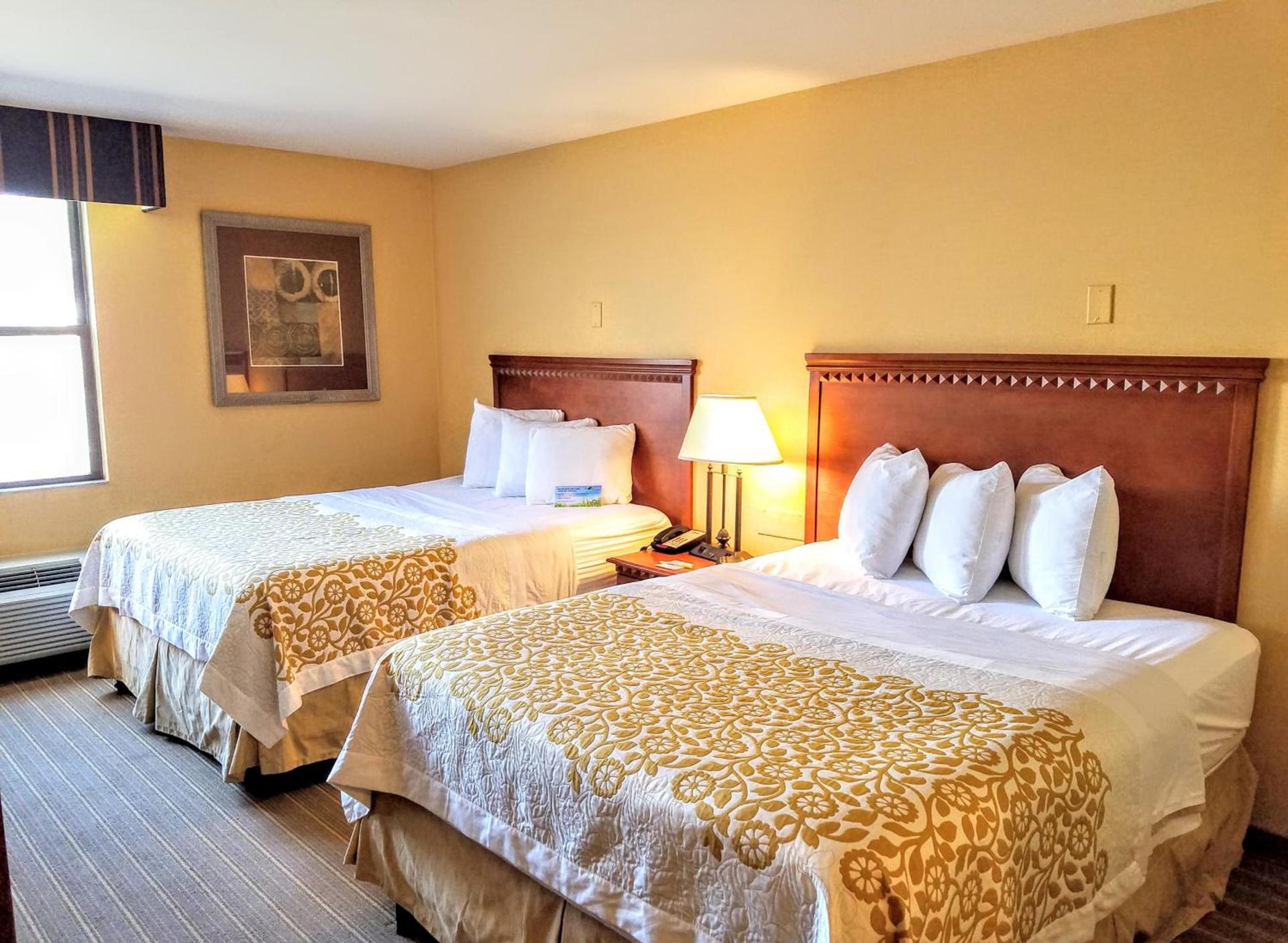 Days Inn by Wyndham Windsor Locks / Bradley Intl Airport photo 31