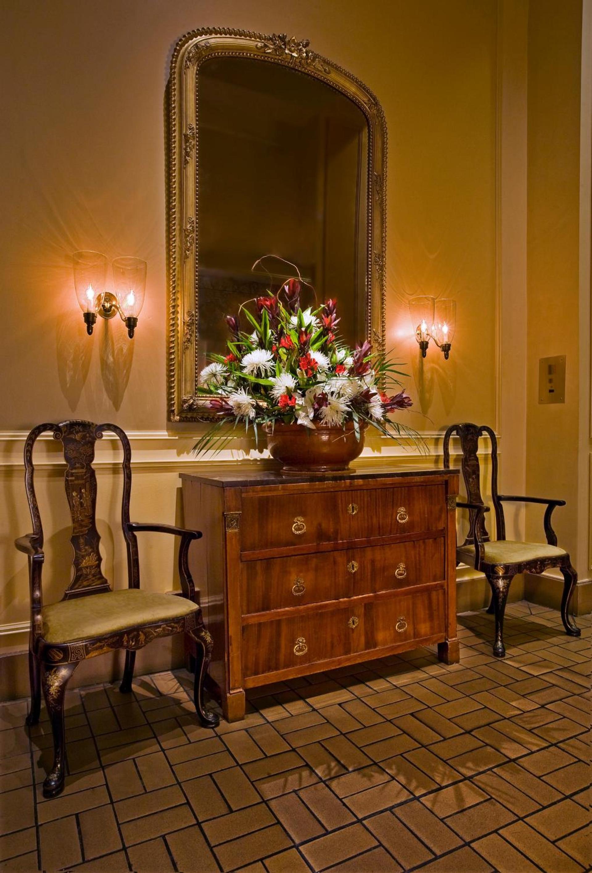 Mayflower Park Hotel photo 21