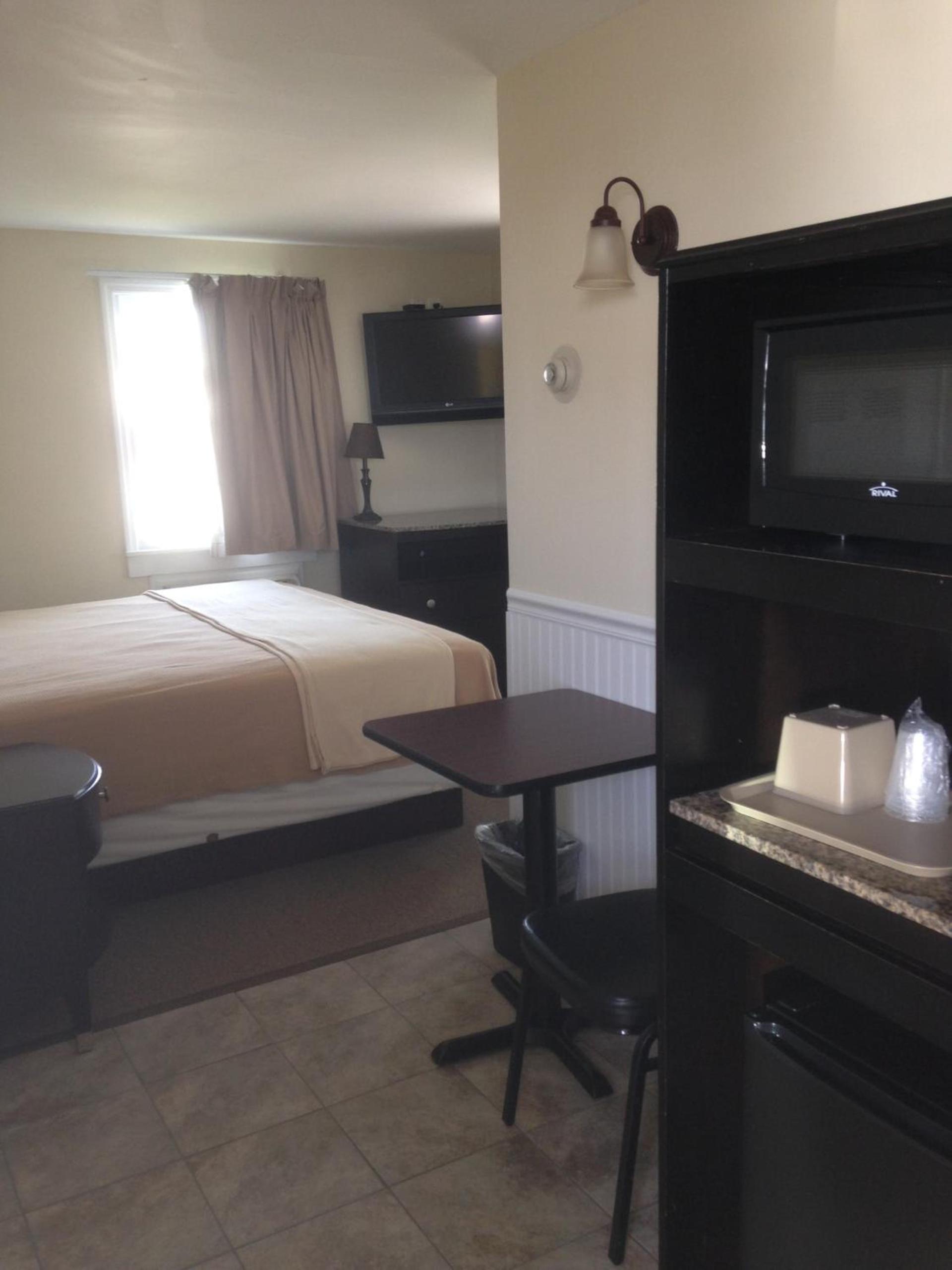 Shore Point Motel photo 16
