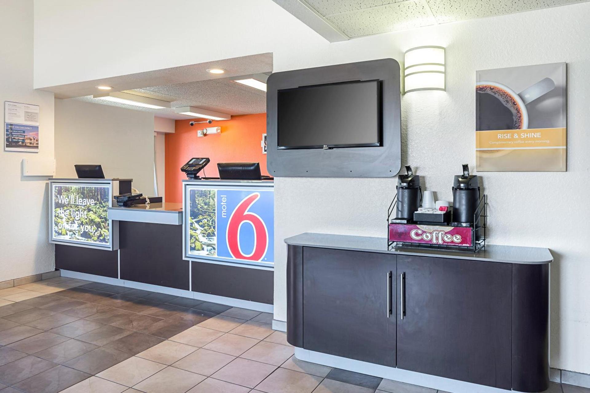 Motel 6-Spokane, WA - East photo 16