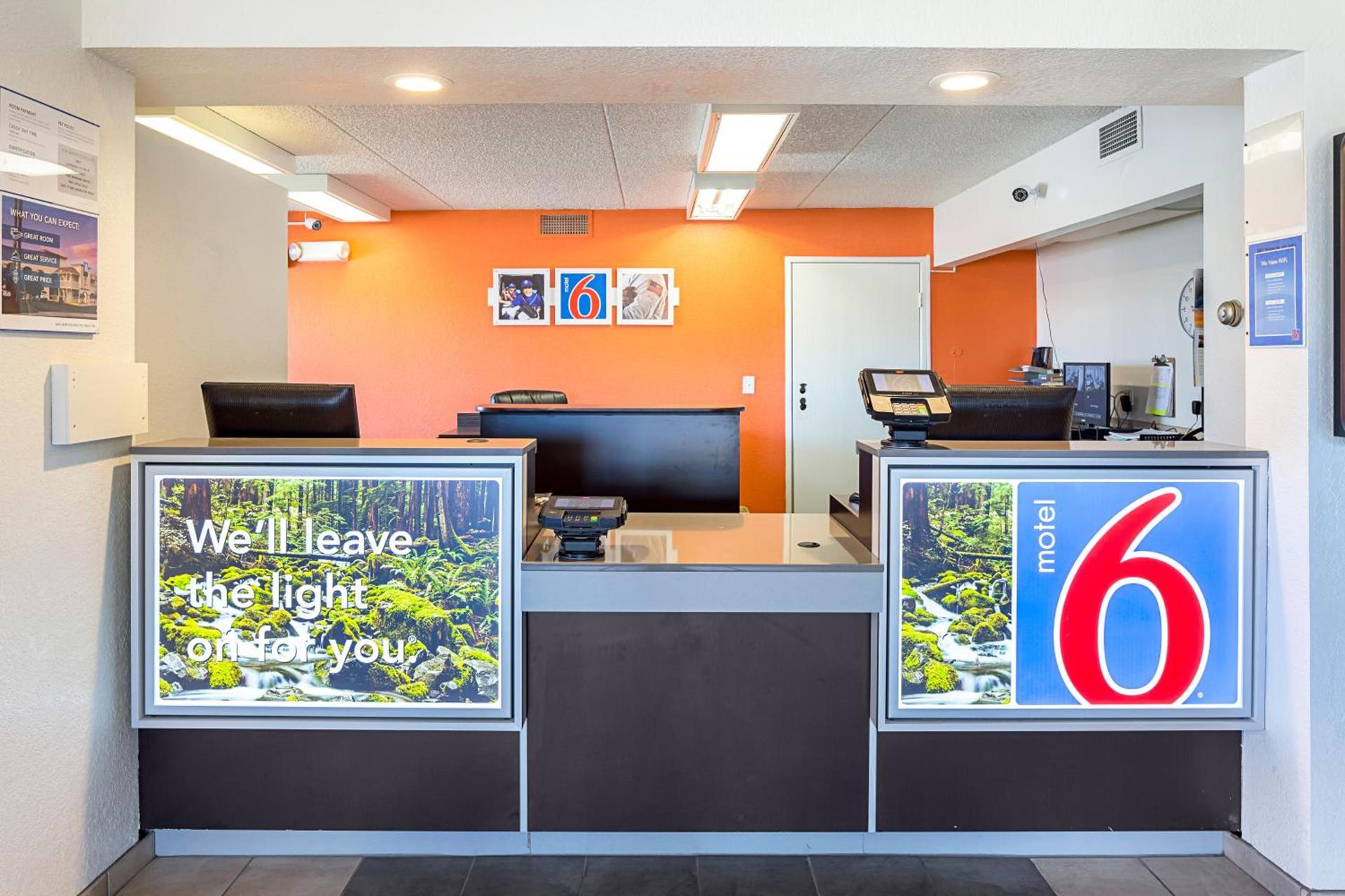 Motel 6-Spokane, WA - East photo 7