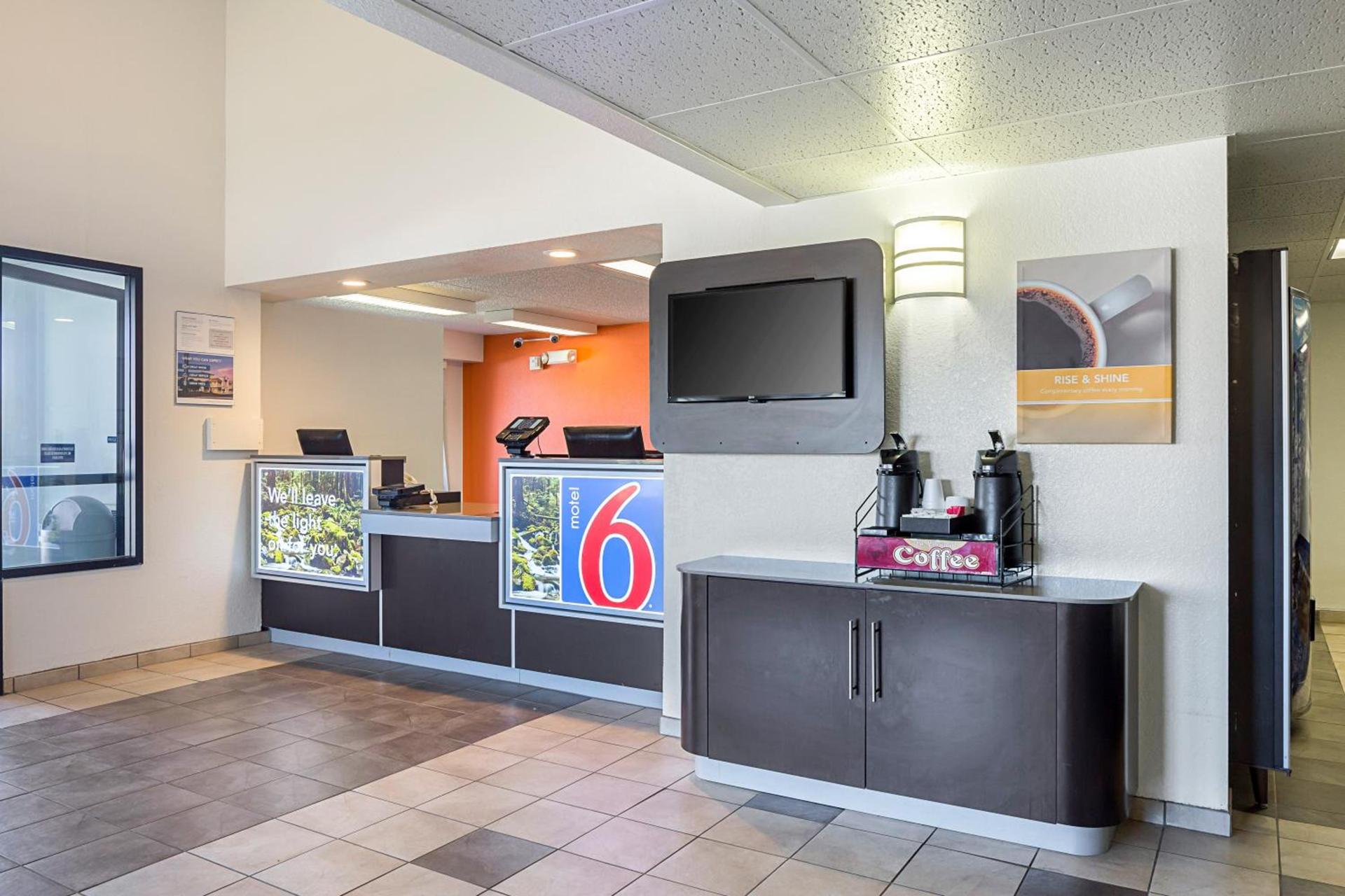 Motel 6-Spokane, WA - East photo 10