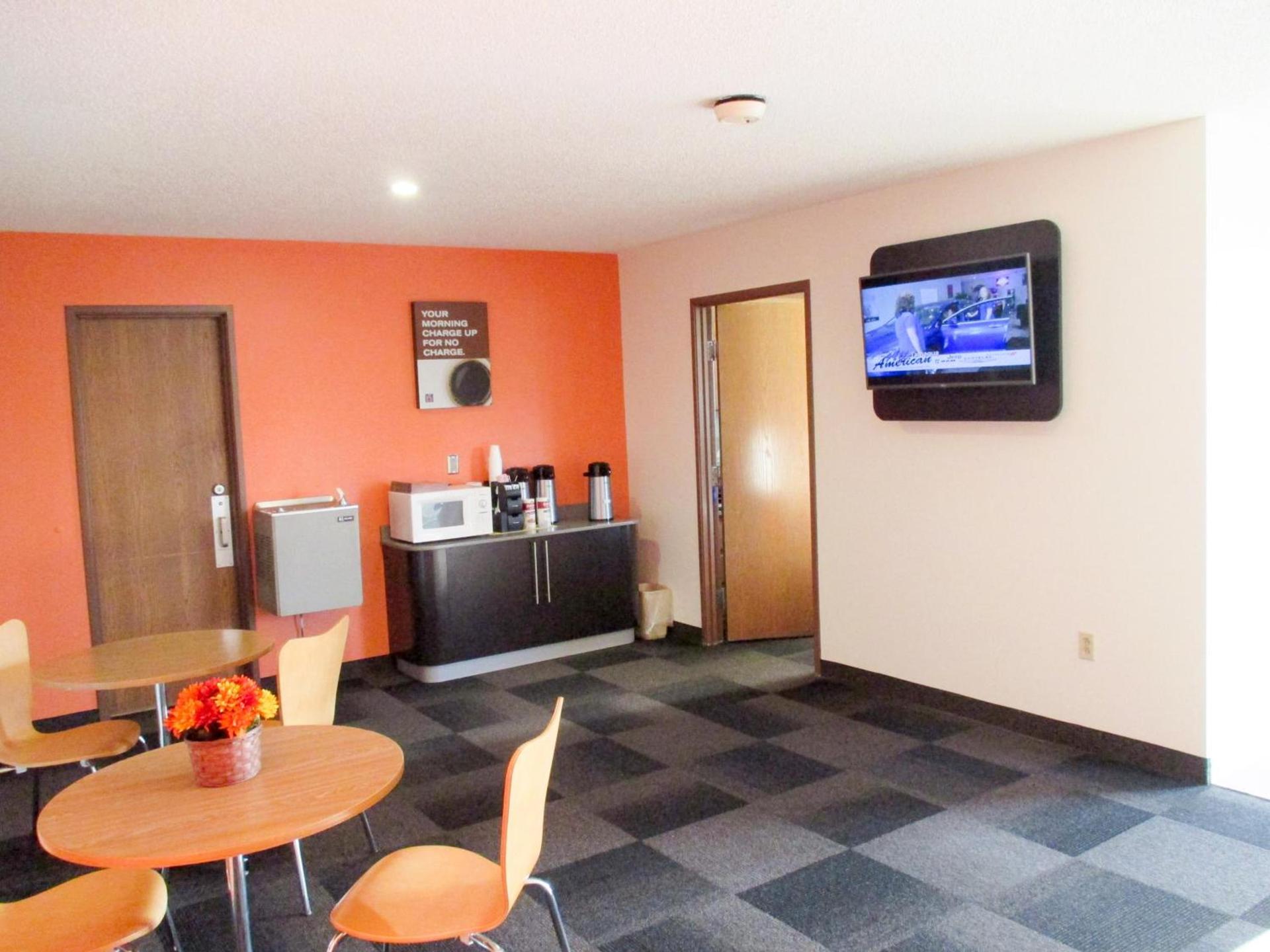 Motel 6-Drums photo 5