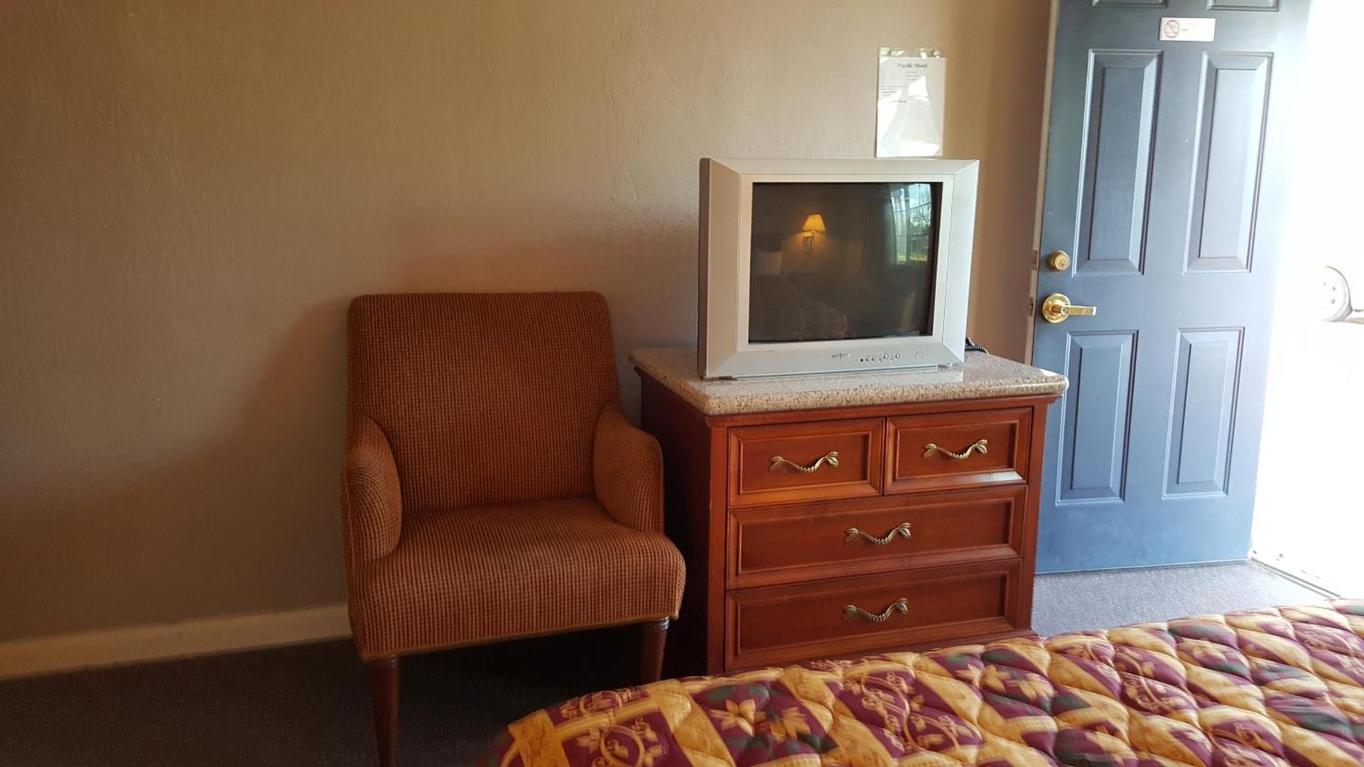 Pacific Motel photo 68